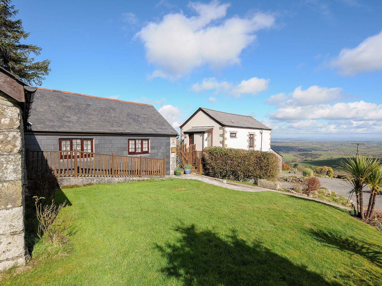 Mum's Cottage                     photo 2
