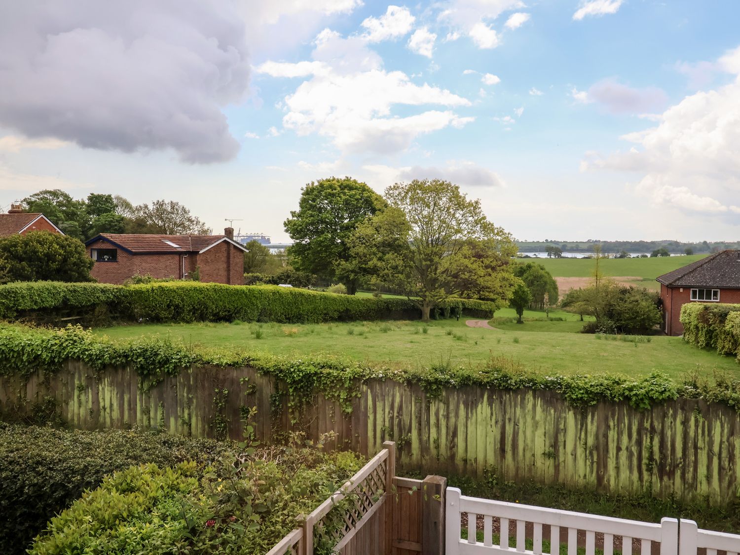 Bugg Cottage                     photo 27