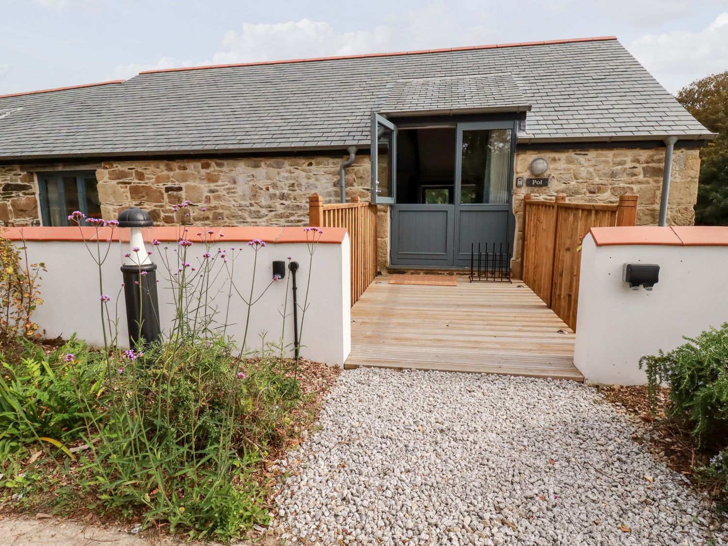 Carines Barns - Pol                     photo 2