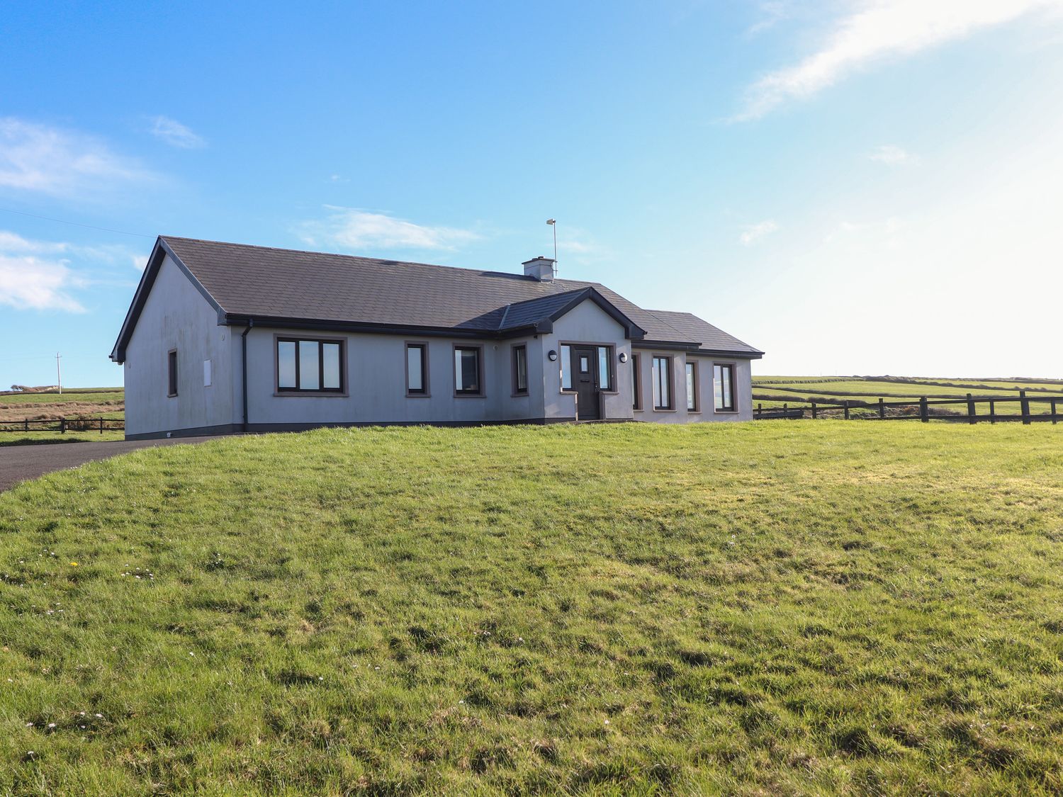2 Ocean View - County Clare - 1130059 - photo 1