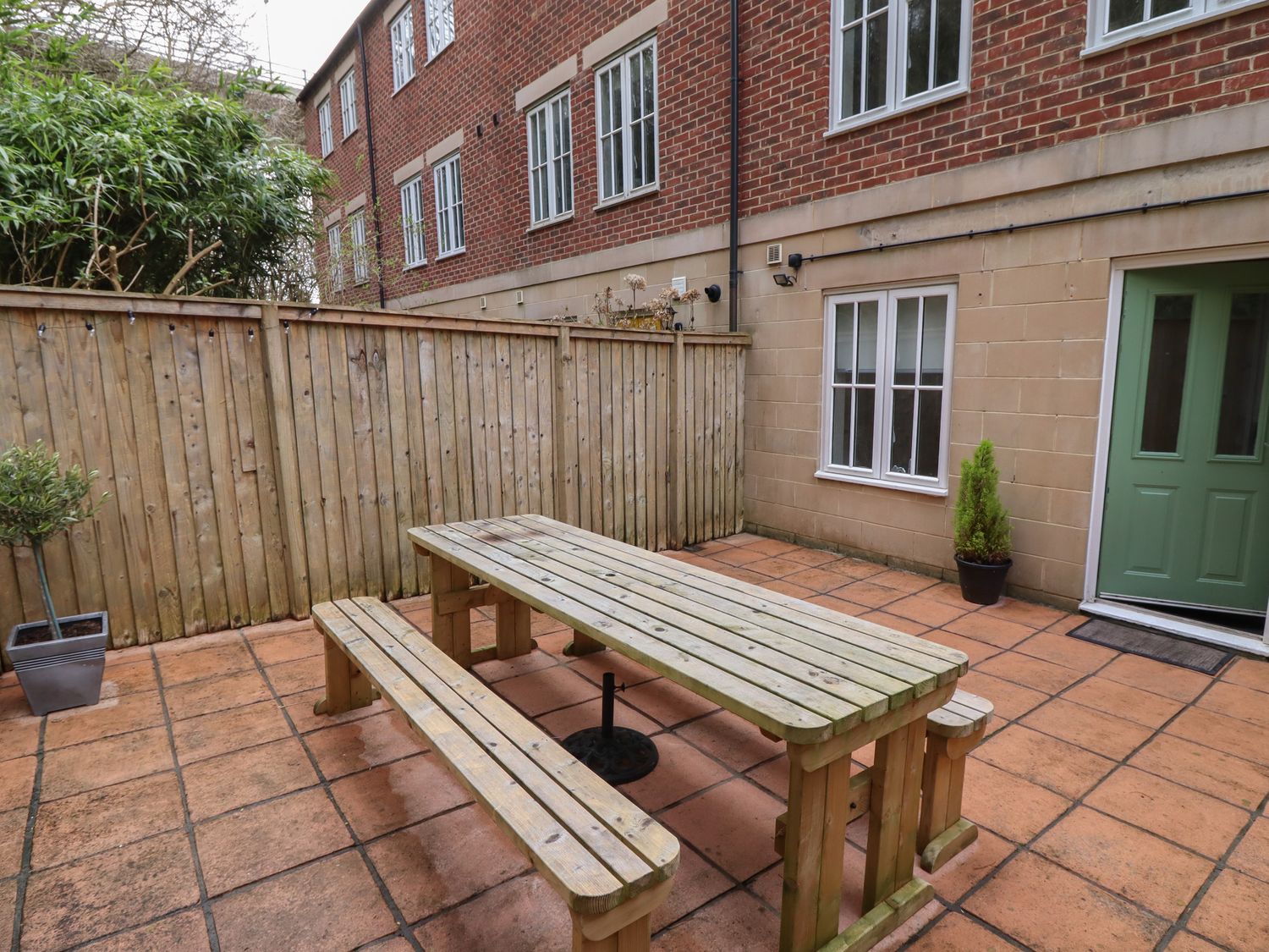 Aurora Whitby ( Ref 1130505 ) Rent self catering holiday townhouse for 6 guests in Whitby North Yorkshire