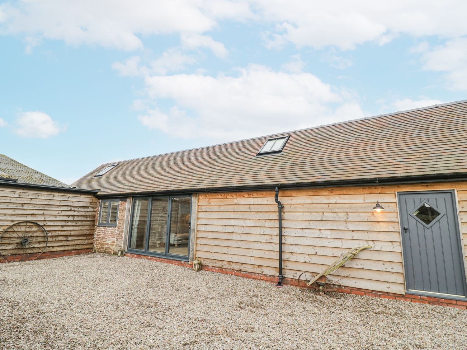 Meadow Barn                     photo 2