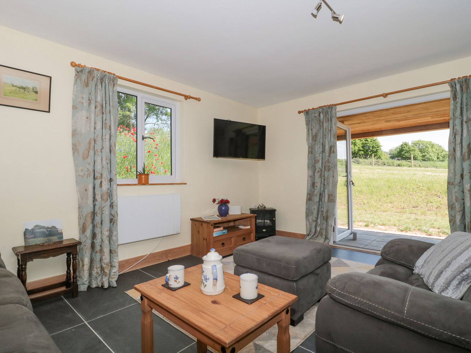 Watermead Lodge                     photo 2