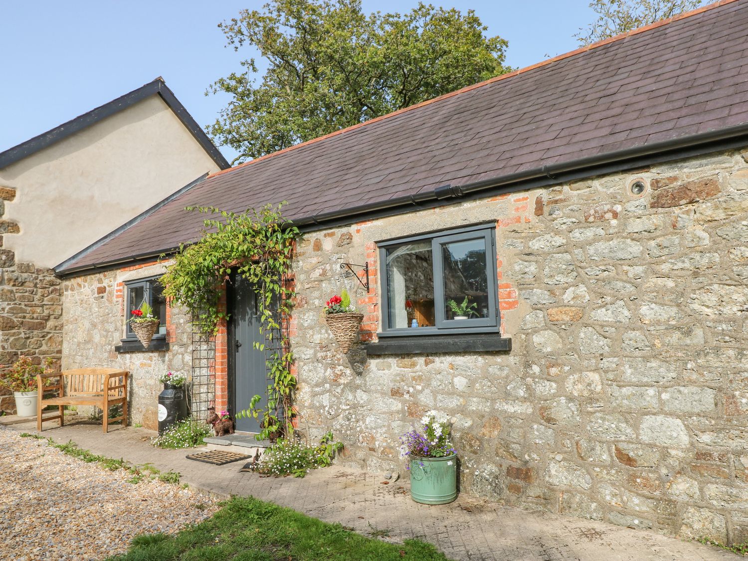 Honeysuckle Cottage - South Wales - 1138388 - photo 1
