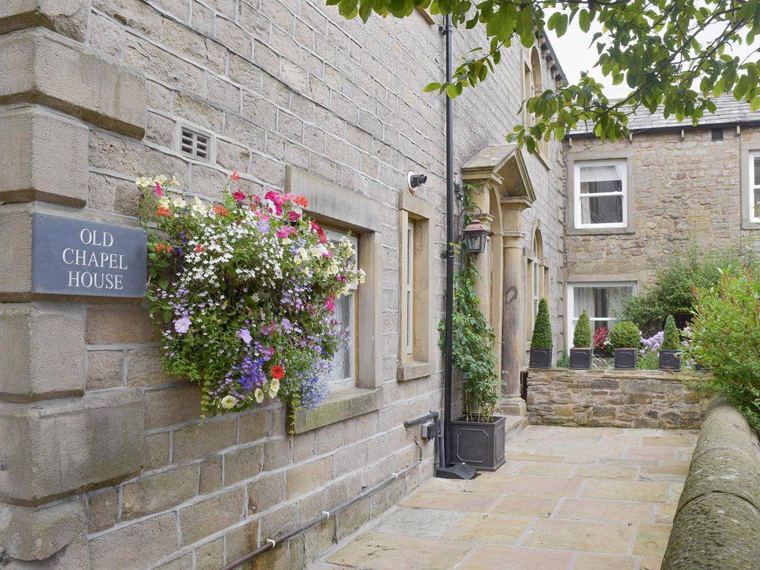 Old Chapel House, Barnoldswick Holiday Cottage Bird Spot