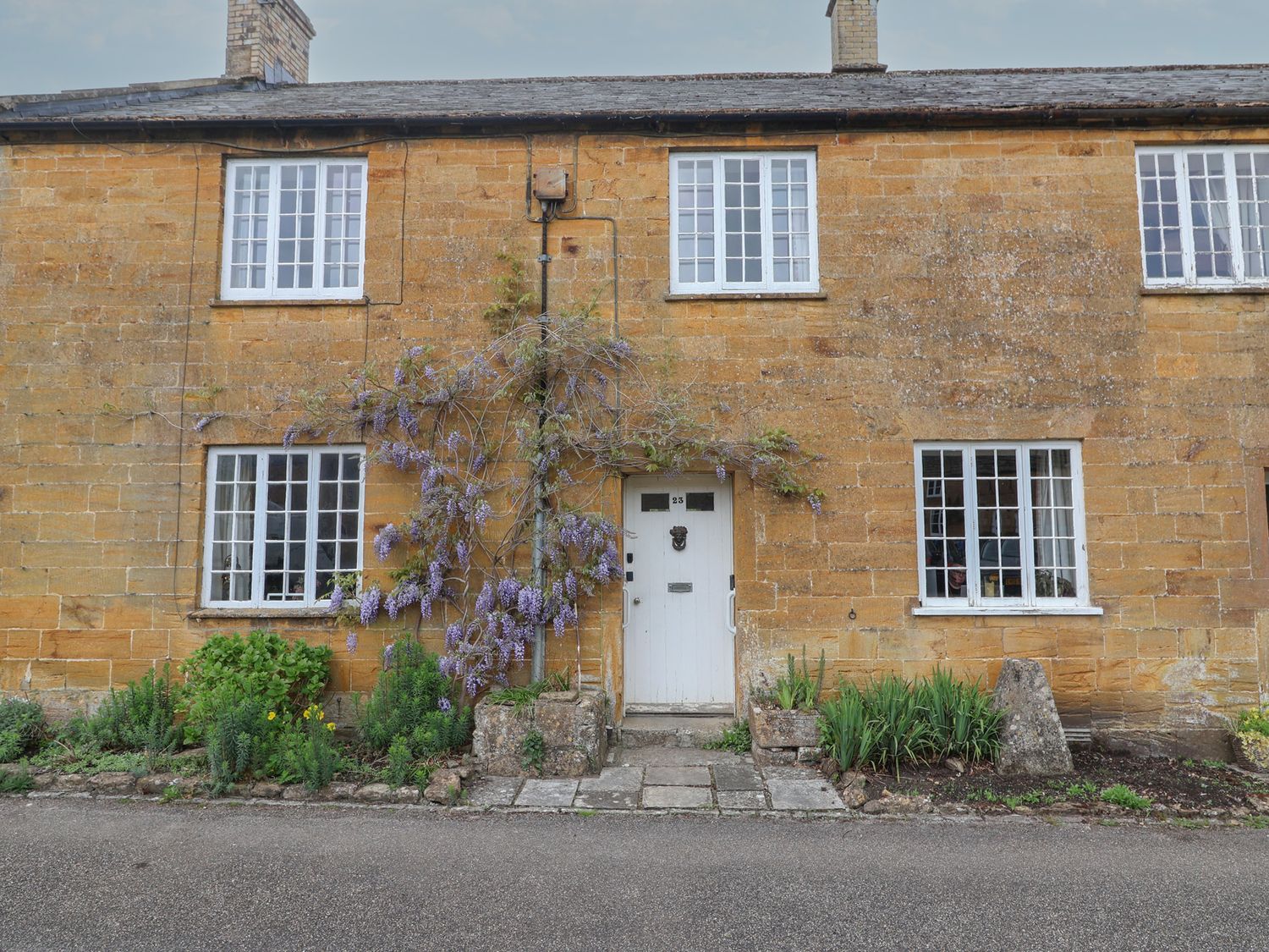 Two Towers Cottage - Somerset & Wiltshire - 1142091 - photo 1