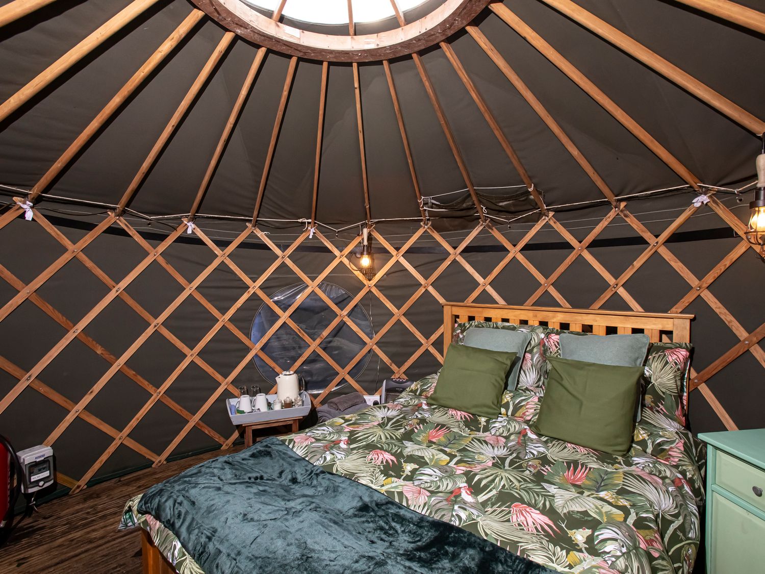 Treehouse Yurt - Mid Wales - 1144280 - photo 1