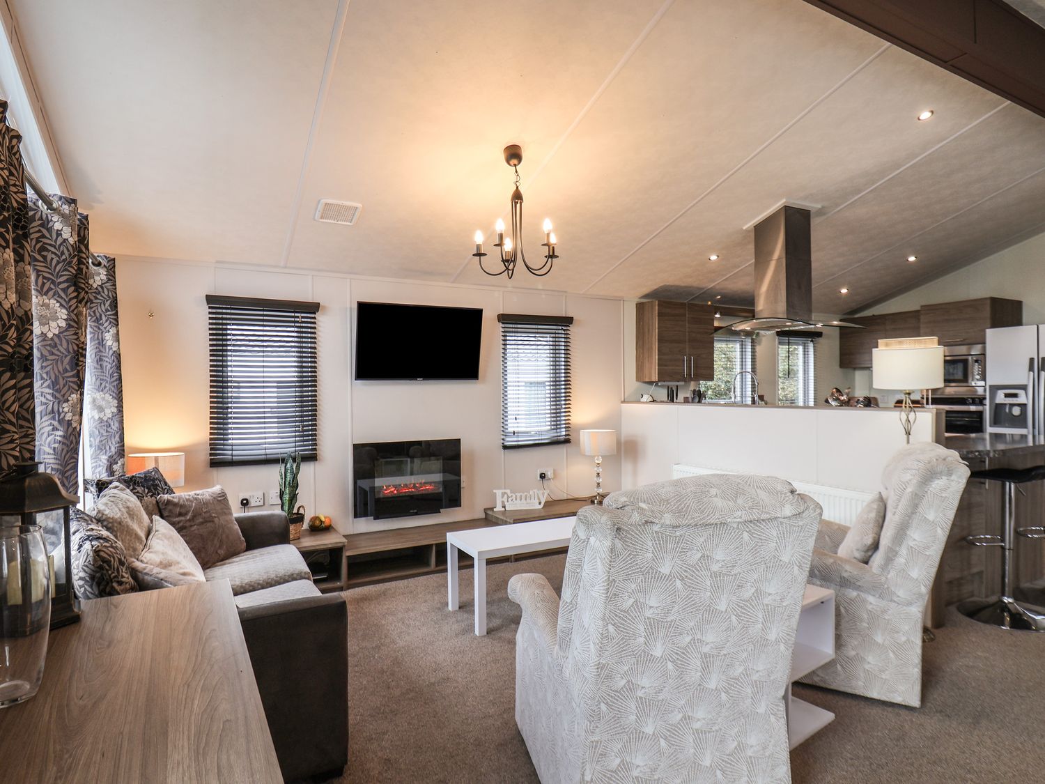 Open plan interior Evergreen Pines Holiday Lodge ( Ref 1146319 ) Cayton Bay Accommodation near Scarborough North Yorkshire