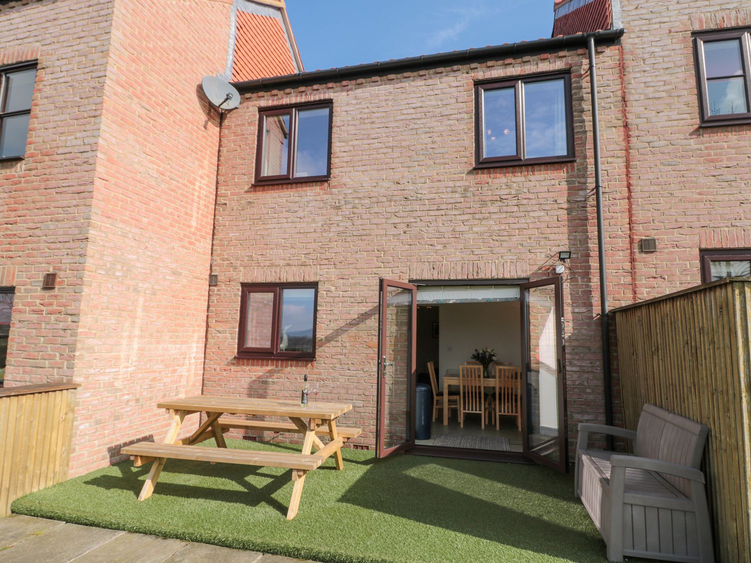 Waddleduck Whitby ( Ref 11492 ) Self catering holiday cottage rental in Whitby North Yorkshire