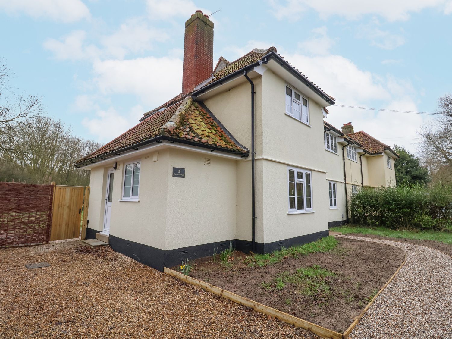 3 Chantry Cottages                     photo 2