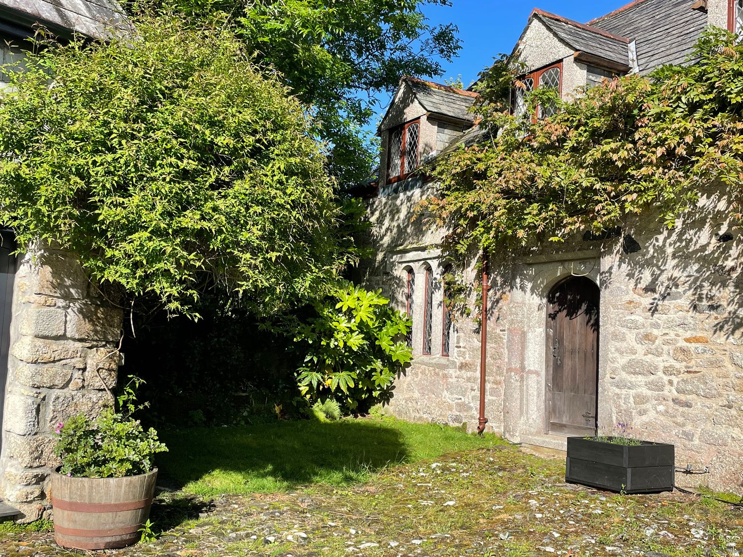 The Old Manor Apartment                     photo 2