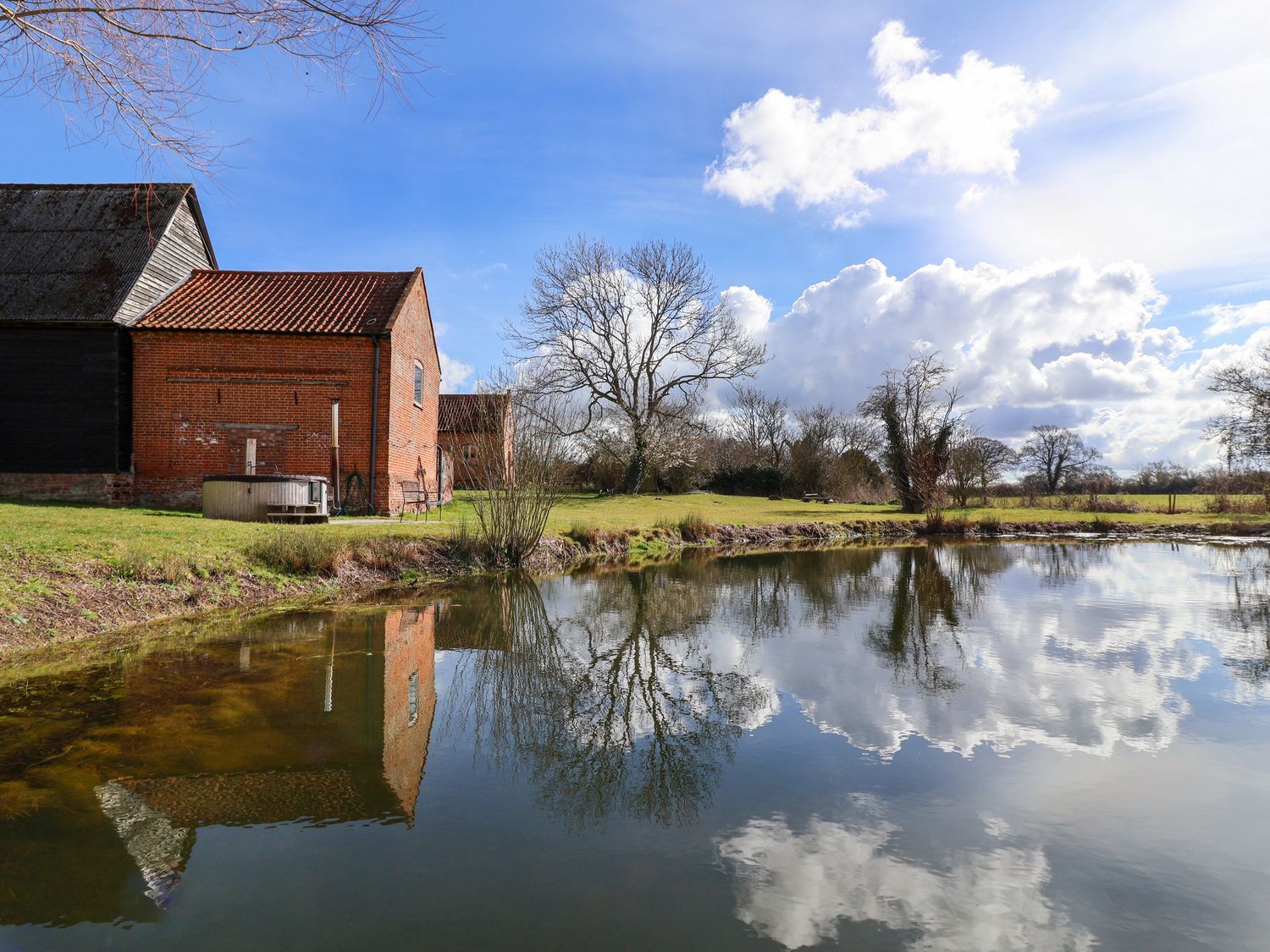 Brook Farm - Suffolk & Essex - 1153933 - photo 1