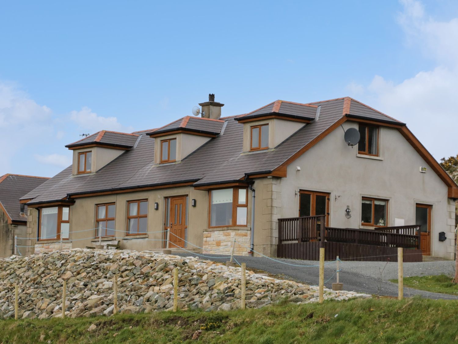 House on Ring Fort Hill - County Donegal - 1154489 - photo 1
