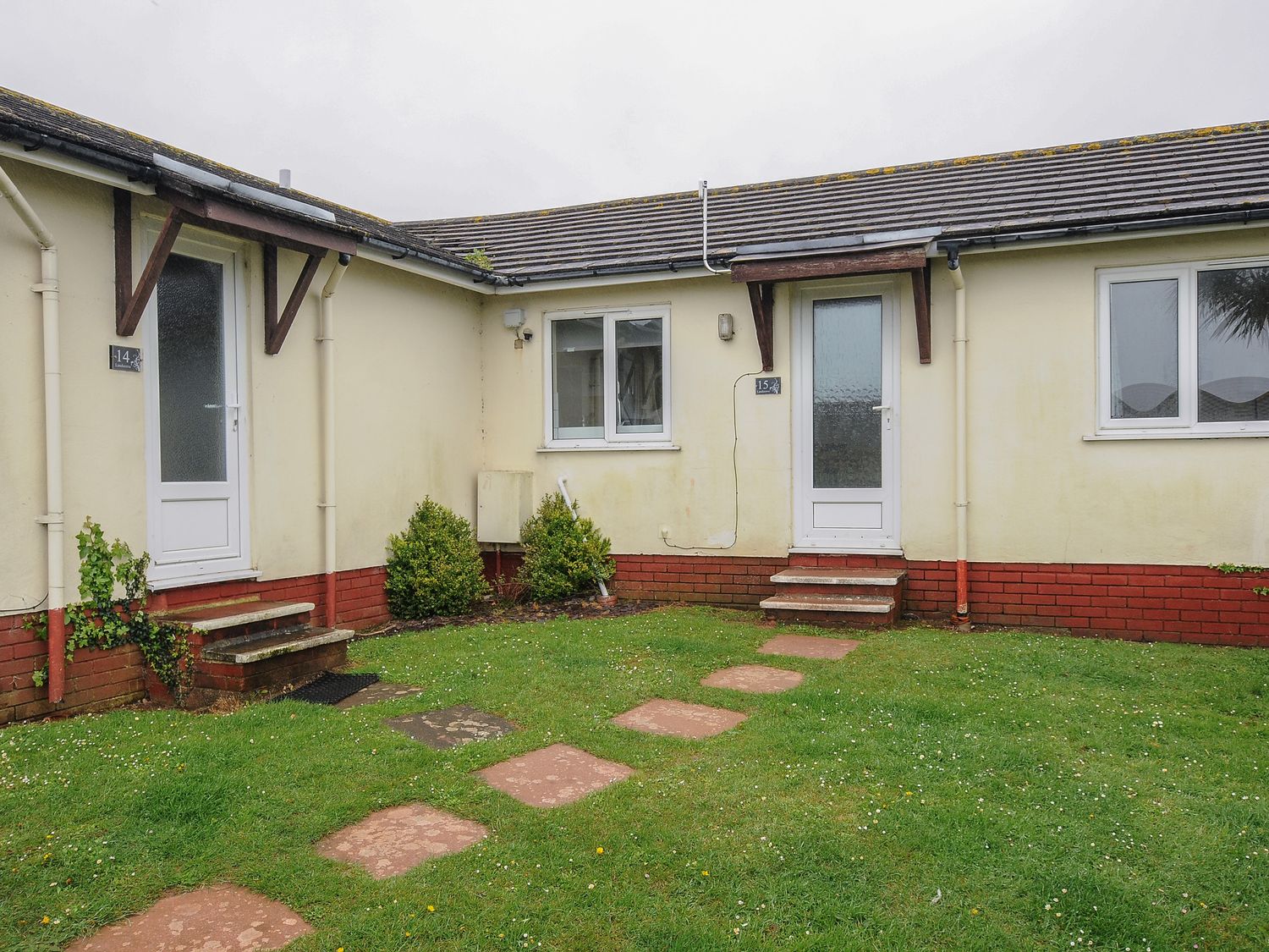 2 Bed Silver Chalet Plot T015 with pets - Devon - 1154786 - photo 1
