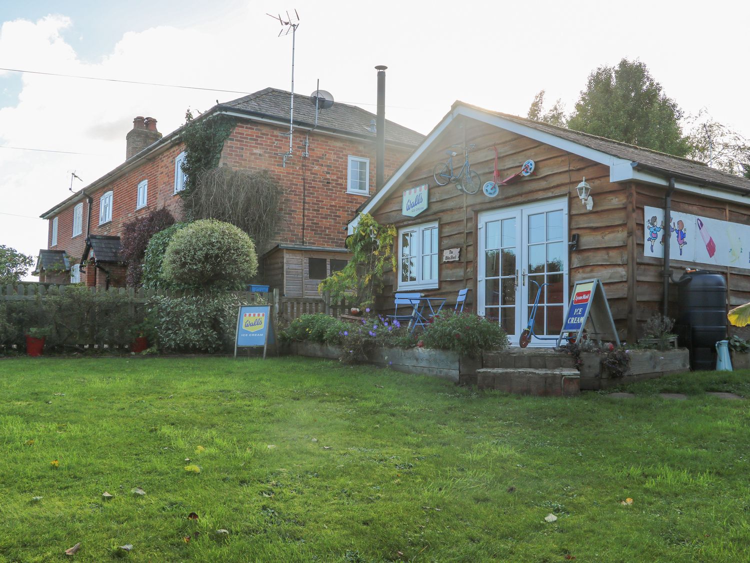 The Bike Shed - Hampshire - 1154837 - photo 1