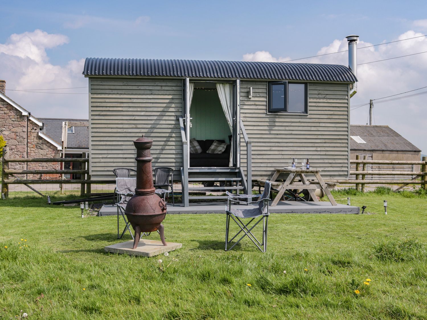 Cwtch Winnie Shepherds Hut - North Wales - 1156548 - photo 1