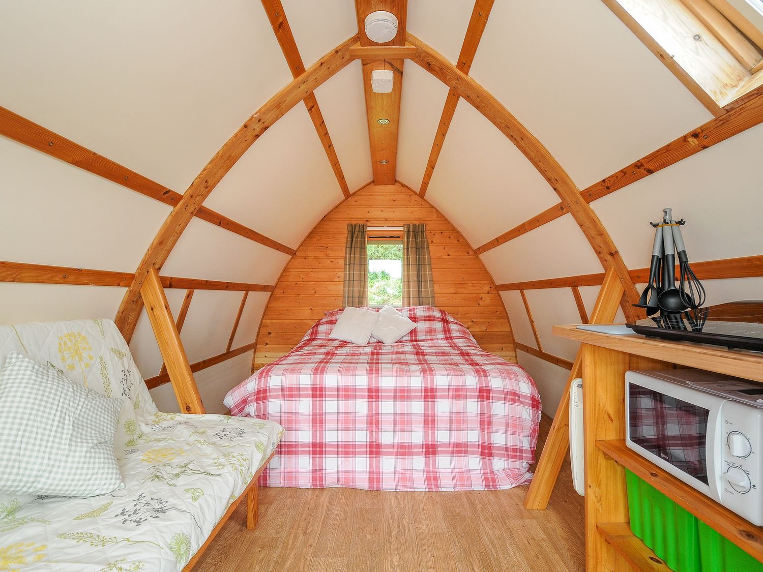 Badger Set @ Penbugle Organic Farm                     photo 2