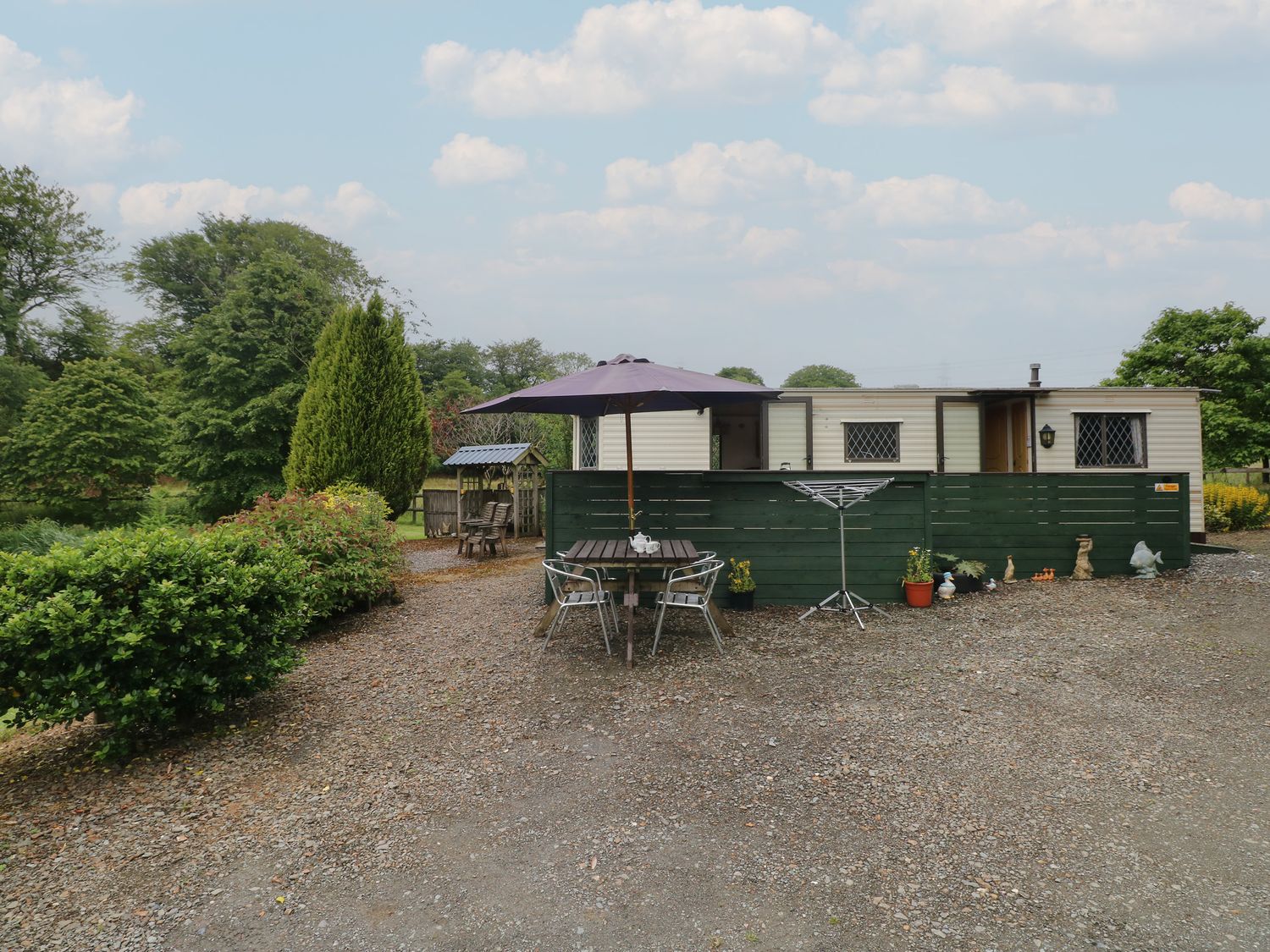 Lazy Trout Caravan - South Wales - 1158996 - photo 1