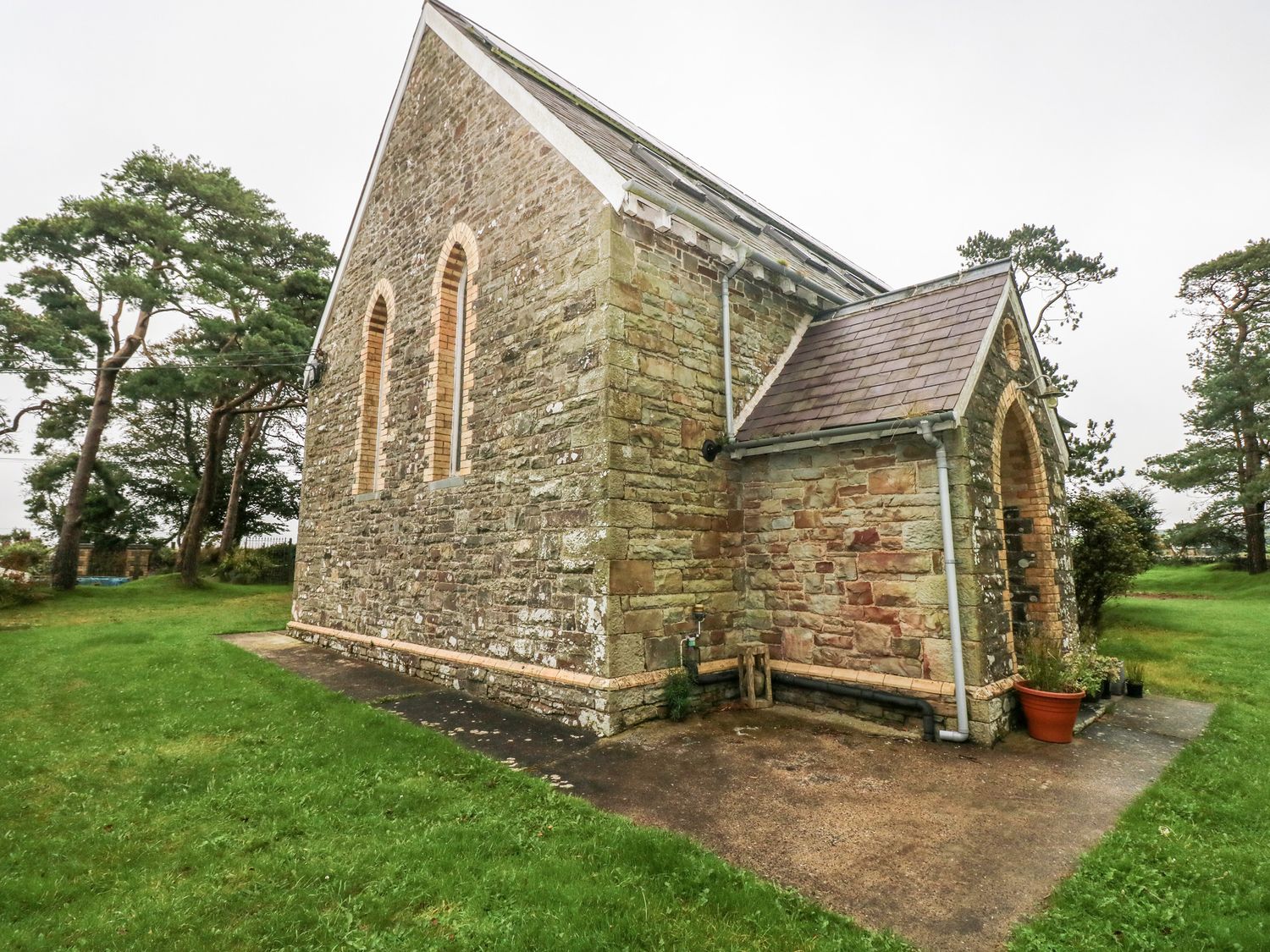 Church Llygad Y Dyffryn - Mid Wales - 1160386 - photo 1