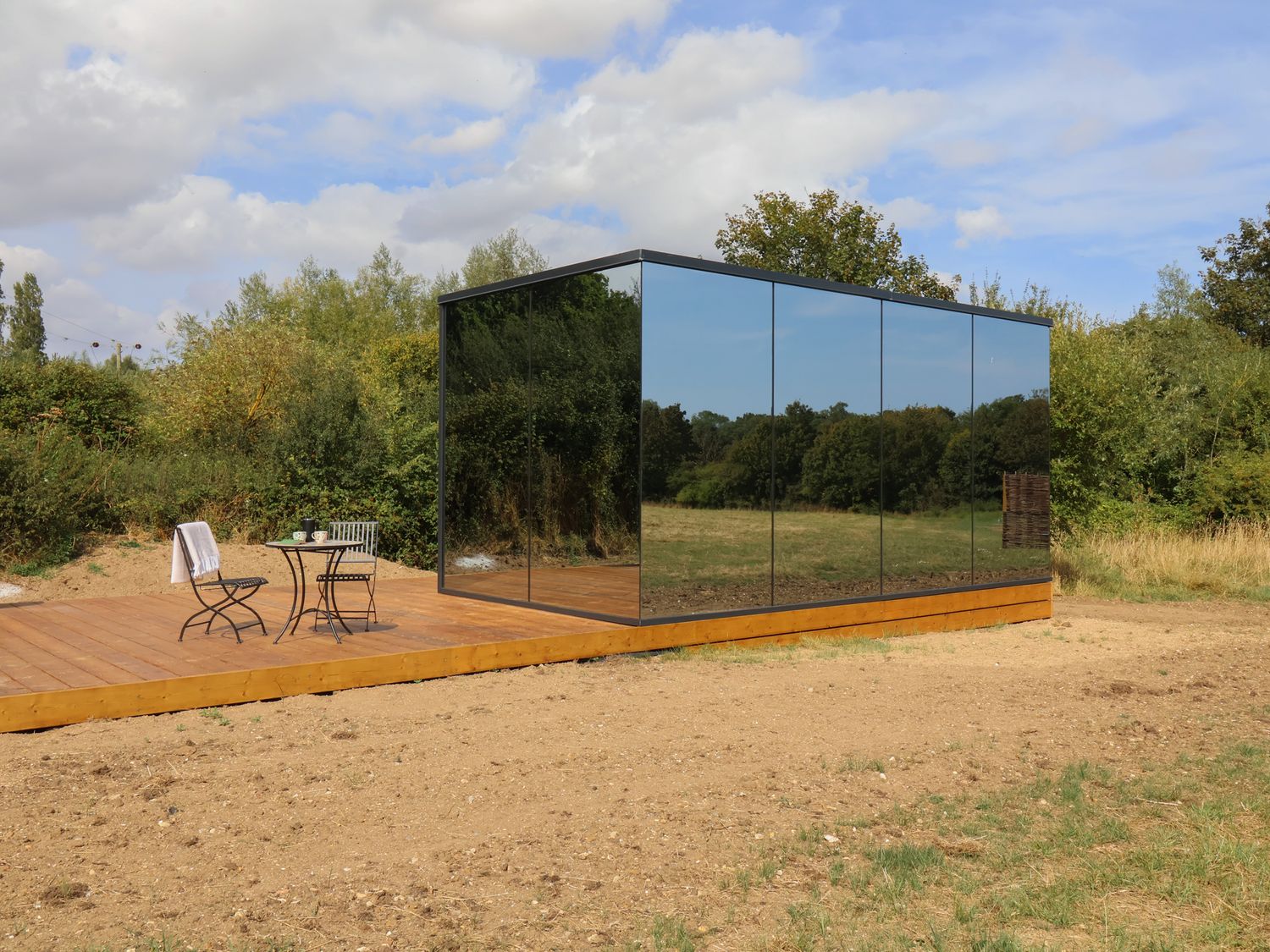 Pound Farm Mirror Houses: Meadow ÖÖD - Suffolk & Essex - 1161030 - photo 1