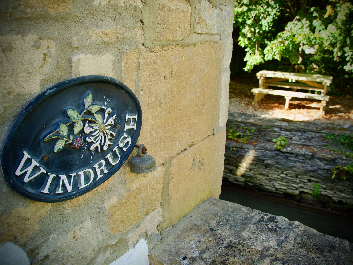 Windrush                     photo 2