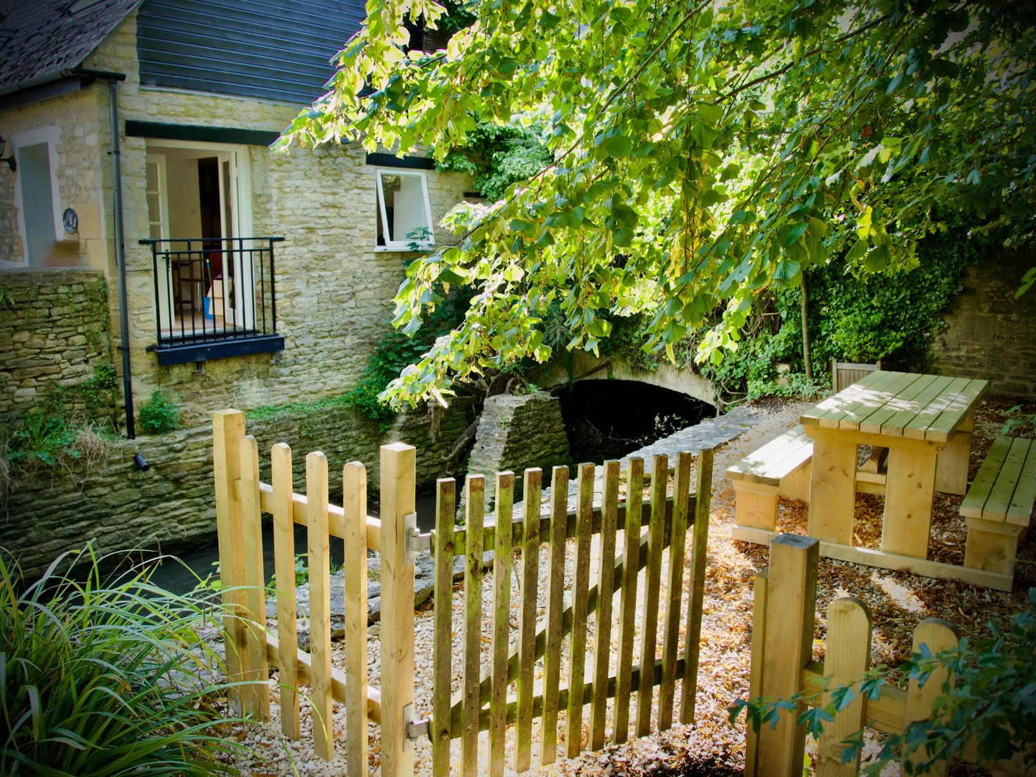 Windrush                     photo 13