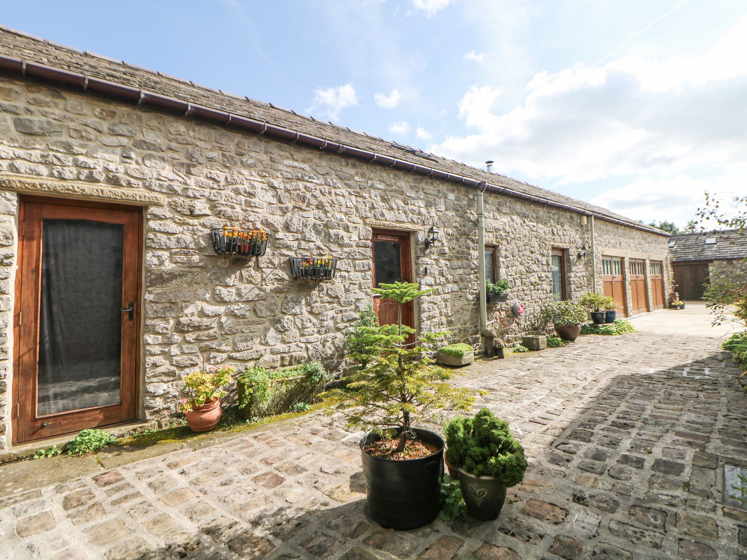 Courtyard Cottage - Peak District & Derbyshire - 1162718 - photo 1