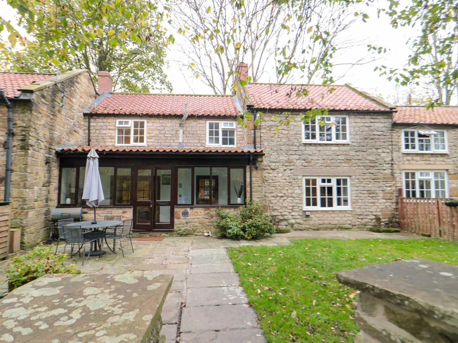 Brewers Cottage - Two Bedrooms - Sleeps Four People - Holiday Cottage in Cropton, near Pickering