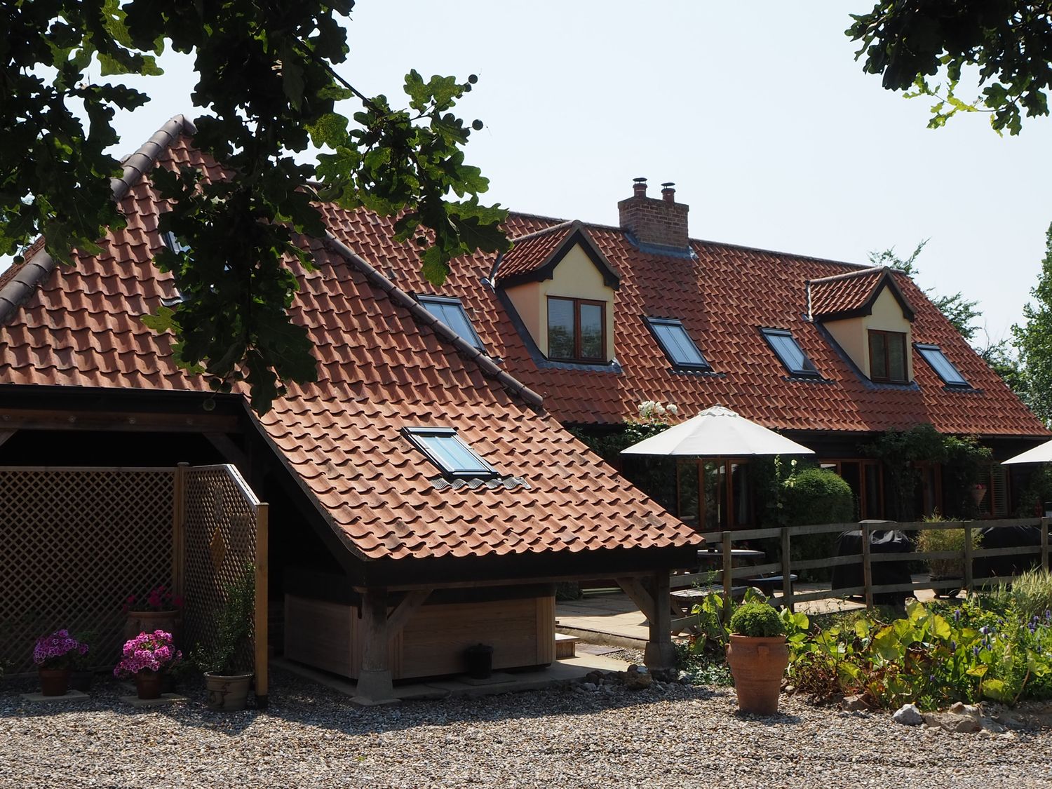 Chestnut Tree Barns: Cedar Cottage - Suffolk & Essex - 1165075 - photo 1