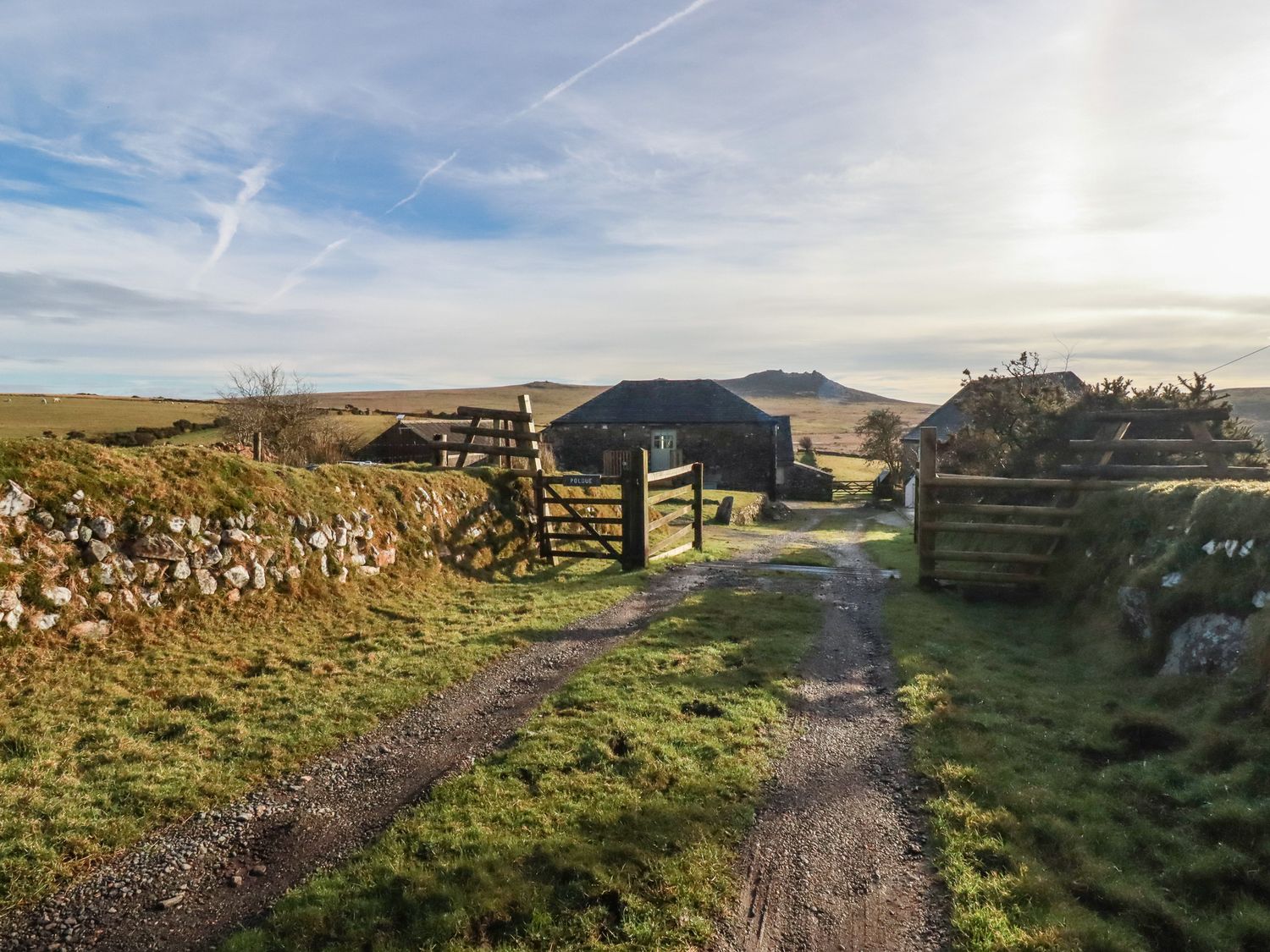 Roughtor Barn                     photo 36