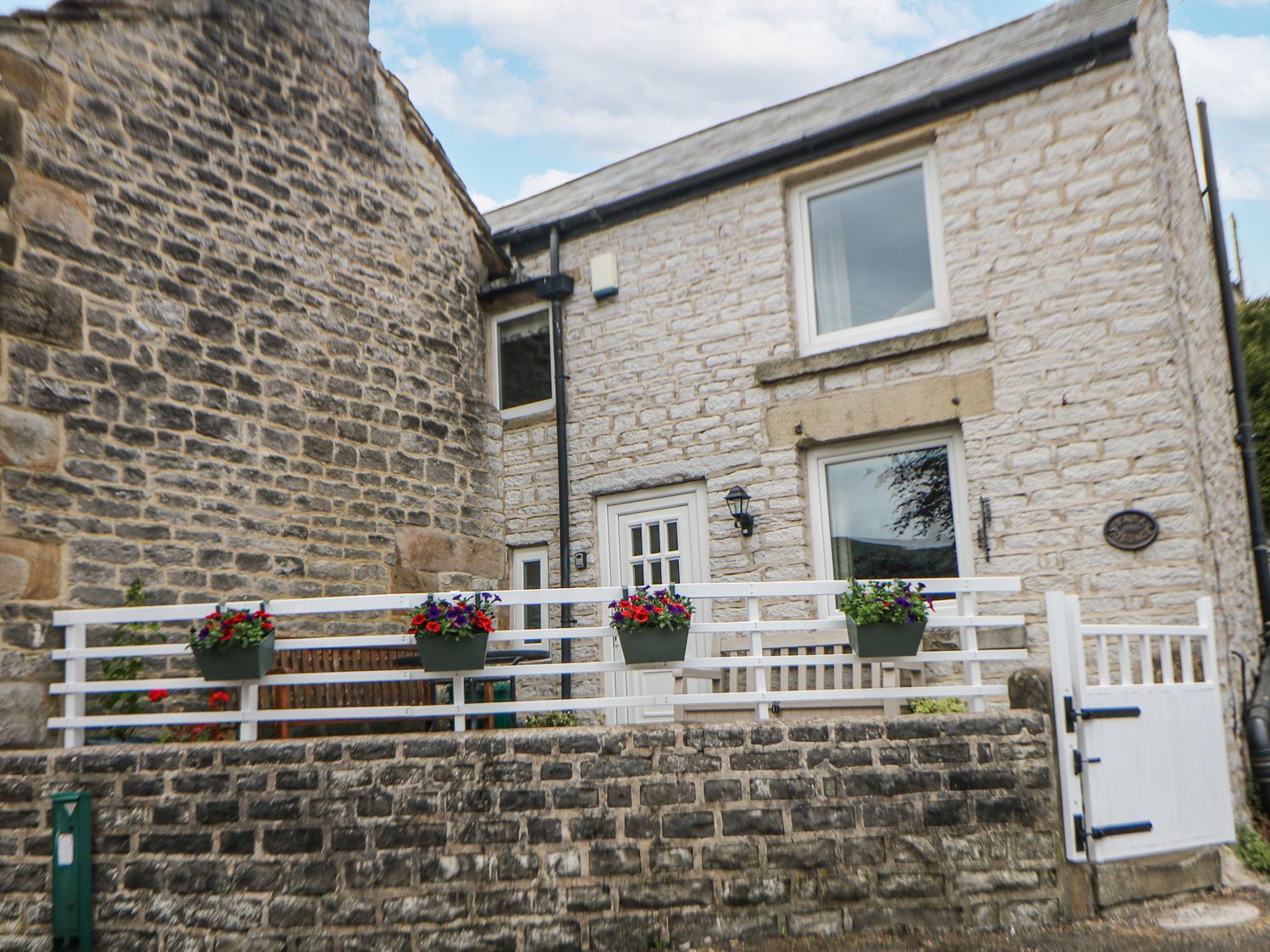 Bank Cottage - Peak District & Derbyshire - 1168722 - photo 1