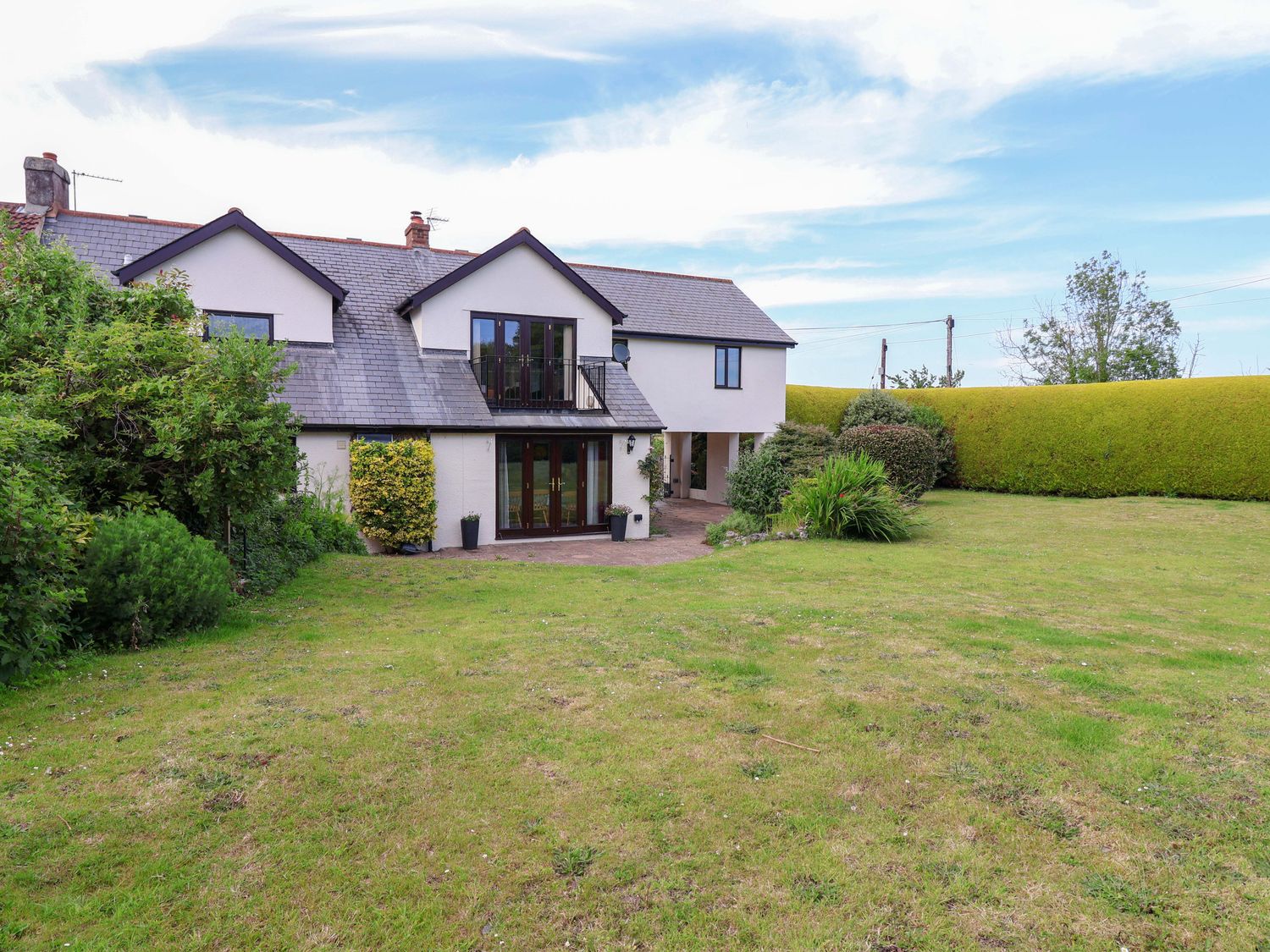 A house with garden and patio at 1 Eastdon Cottages Exeter