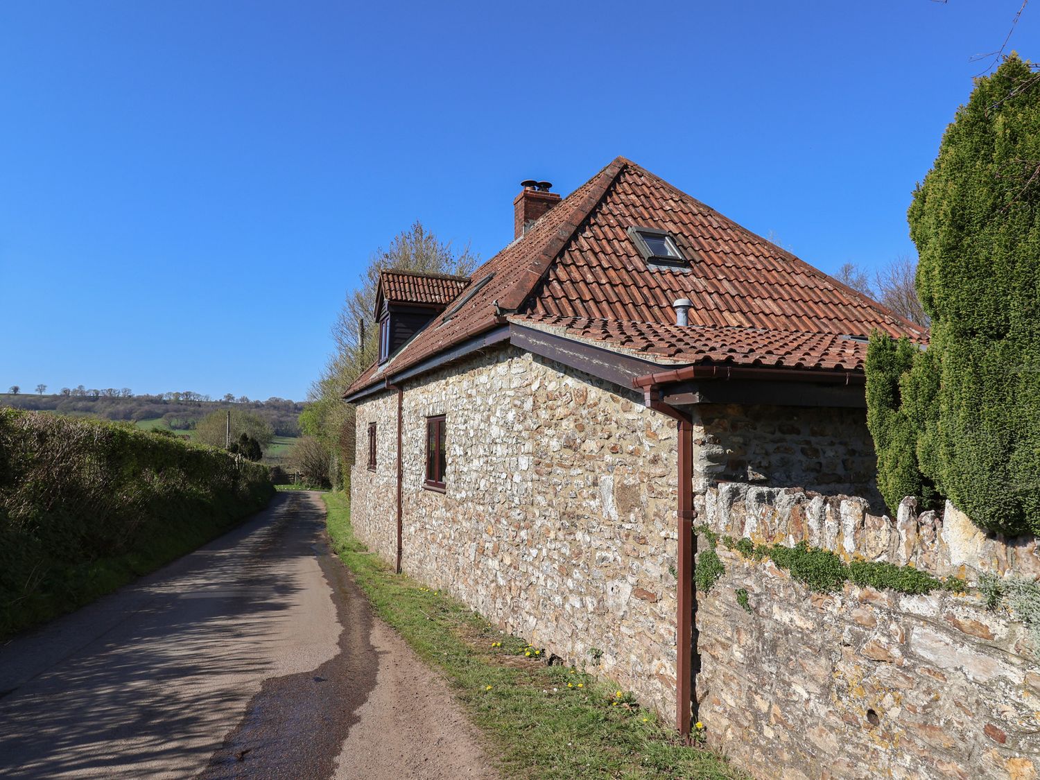 Garden Cottage                     photo 32