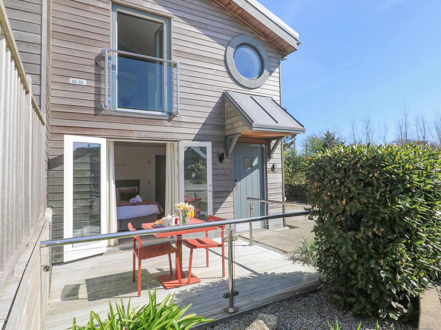 Azure Retreat at Una