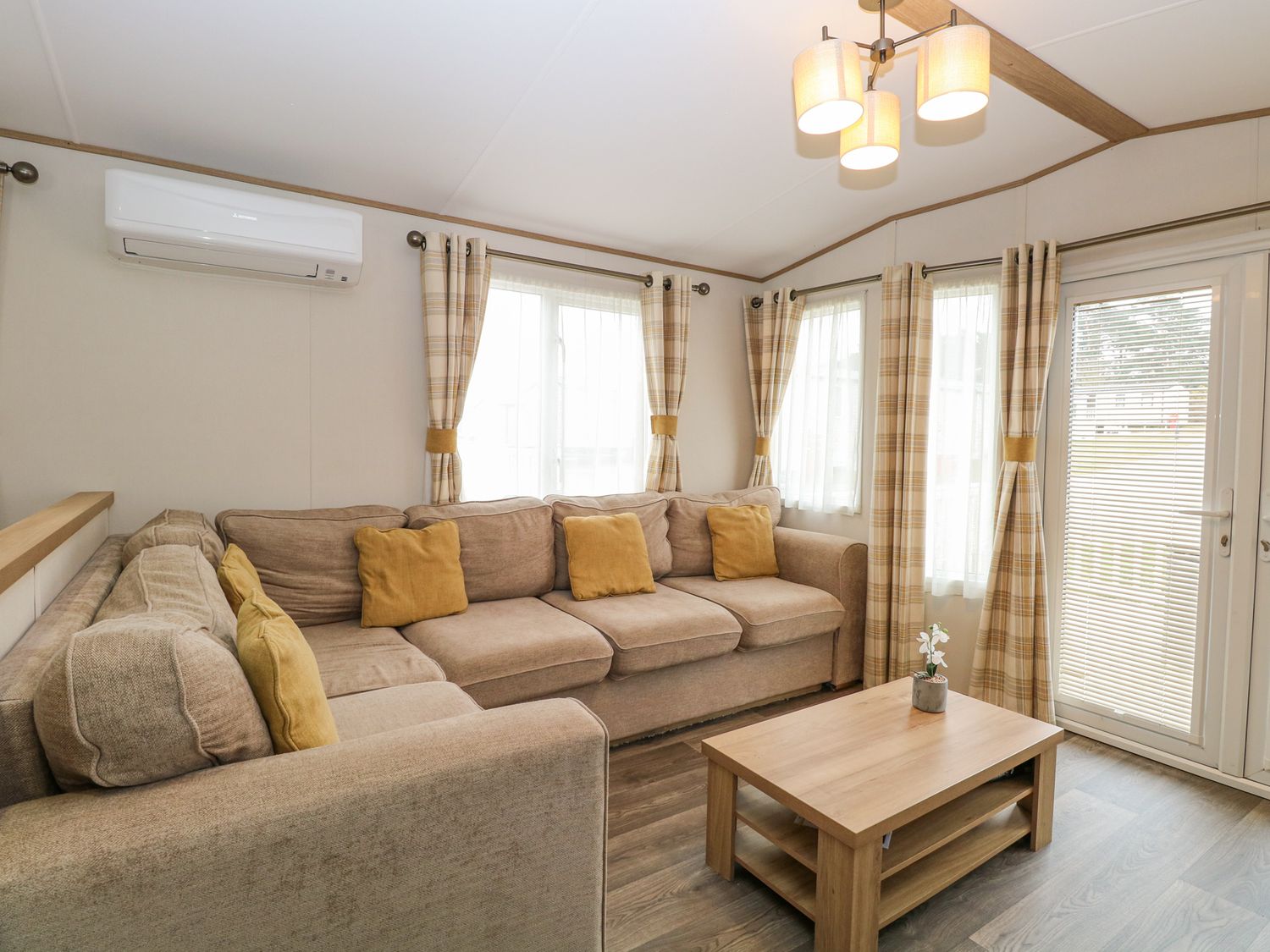 75 Foxburrow Hang - Norfolk - 1173143 - photo 1