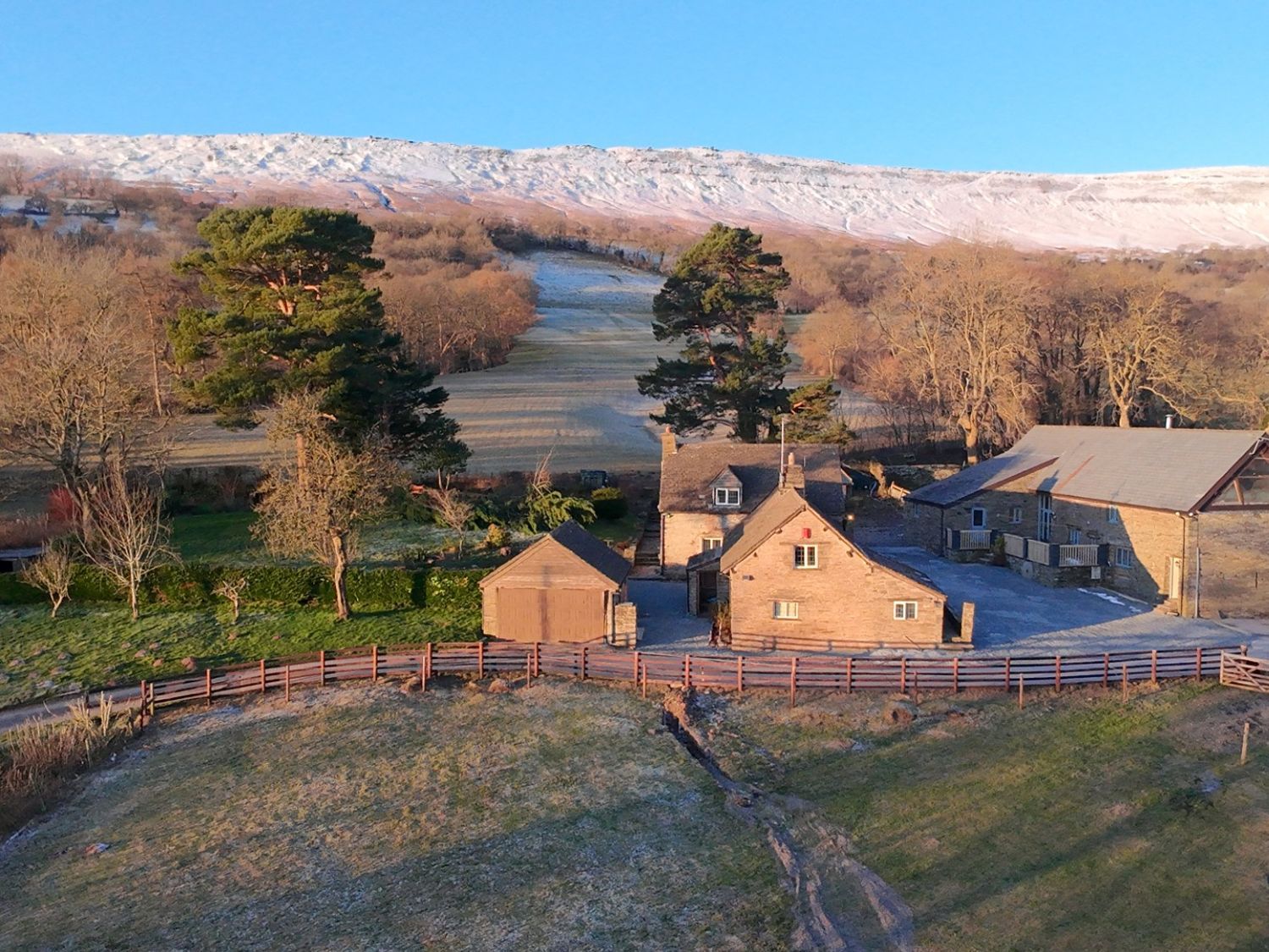 White Haywood Farmhouse & Barn - Herefordshire - 1173908 - photo 1