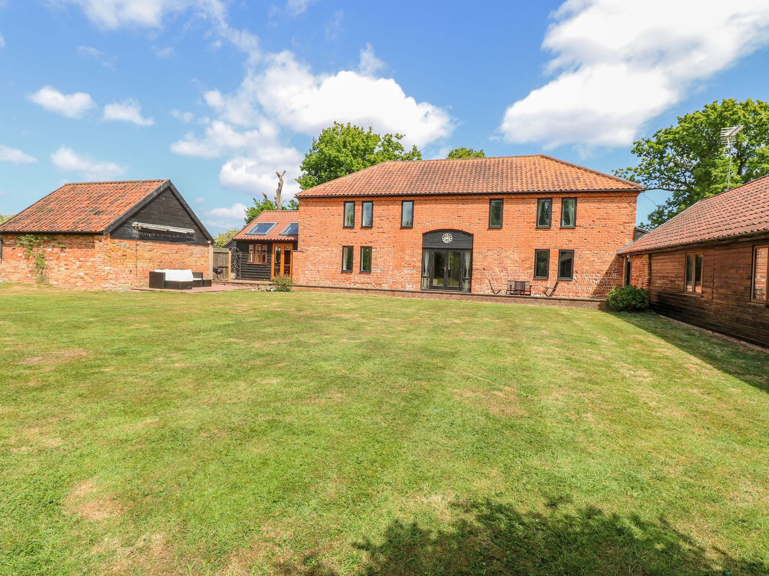 Lakeside Barn - Norfolk - 1175842 - photo 1