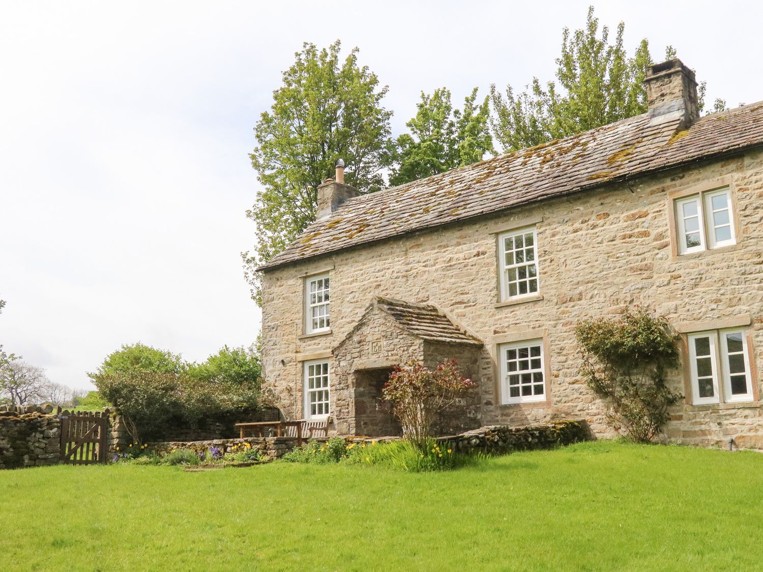 Cowstonegill Holiday Cottage near West Burton ( Ref 1183 ) Self catering accommodation sleeps 7 guests - Yorkshire Dales holiday cottage in Askrigg North Yorkshire