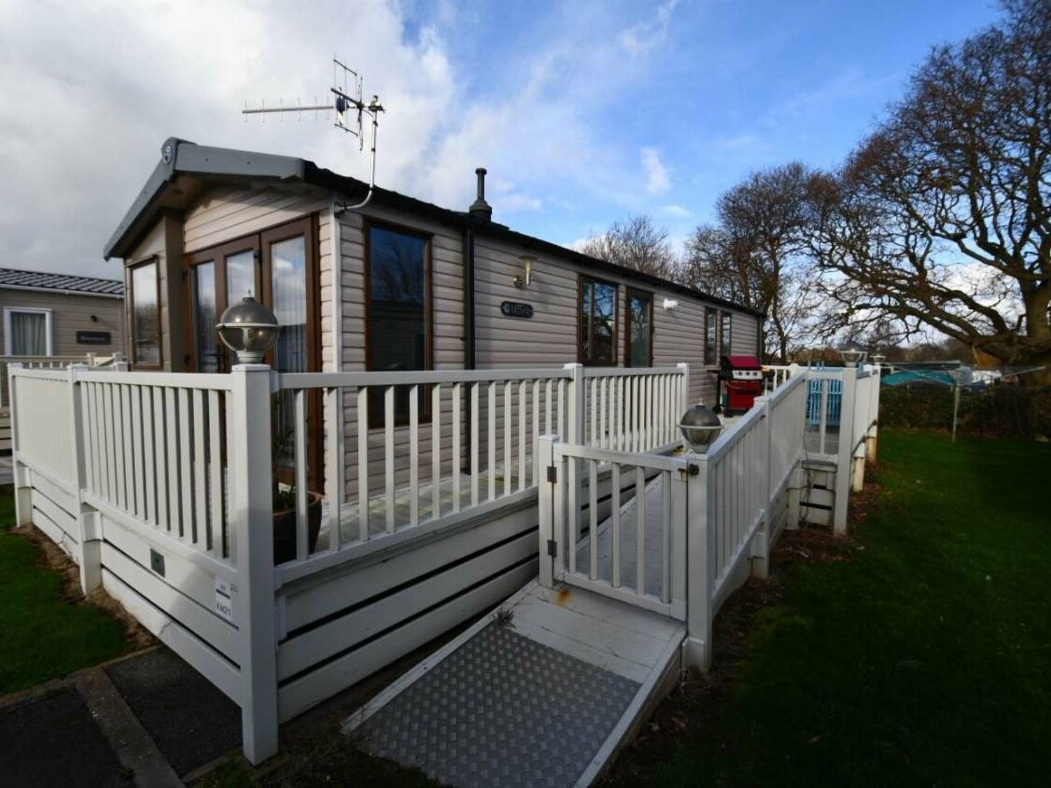 Hayling Island Holiday Park - Meadow Bay Villages - Holiday Accommodation 10645 - Hampshire - 1184947 - photo 1