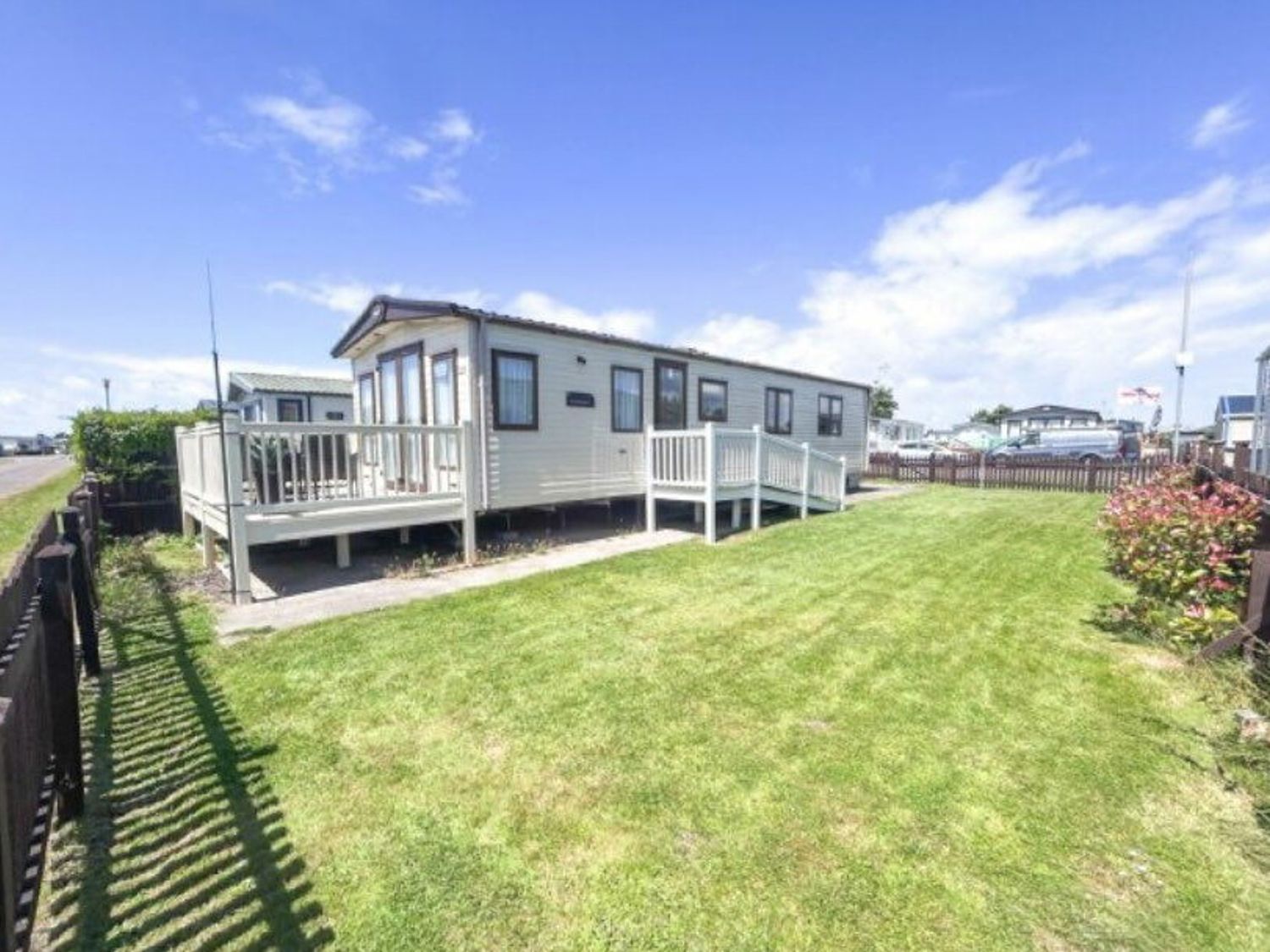 Unity Holiday Resort - Holiday Accommodation 13743 - Somerset & Wiltshire - 1185390 - photo 1
