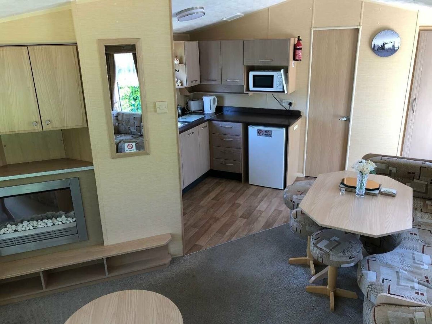 The Bungalow Camp Caravan Park - Holiday Accommodation 14218 - North Wales - 1185483 - photo 1