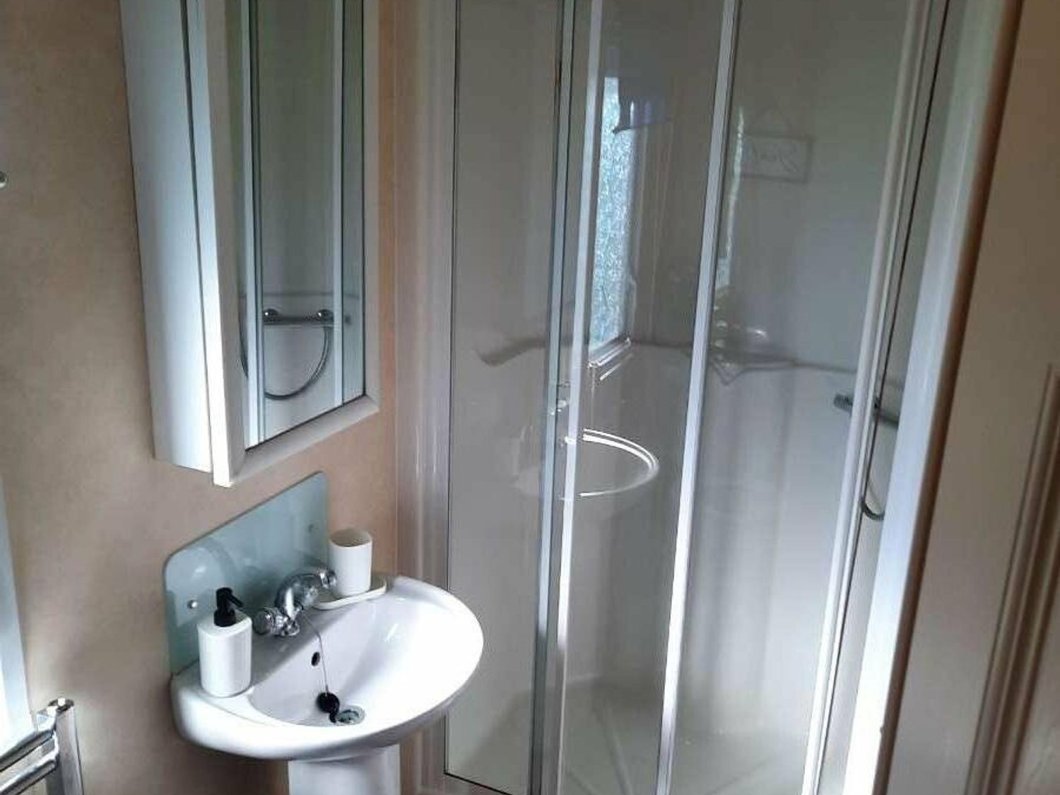 Happy Days Caravan Park - Holiday Accommodation 15176 - North Wales - 1185697 - photo 1