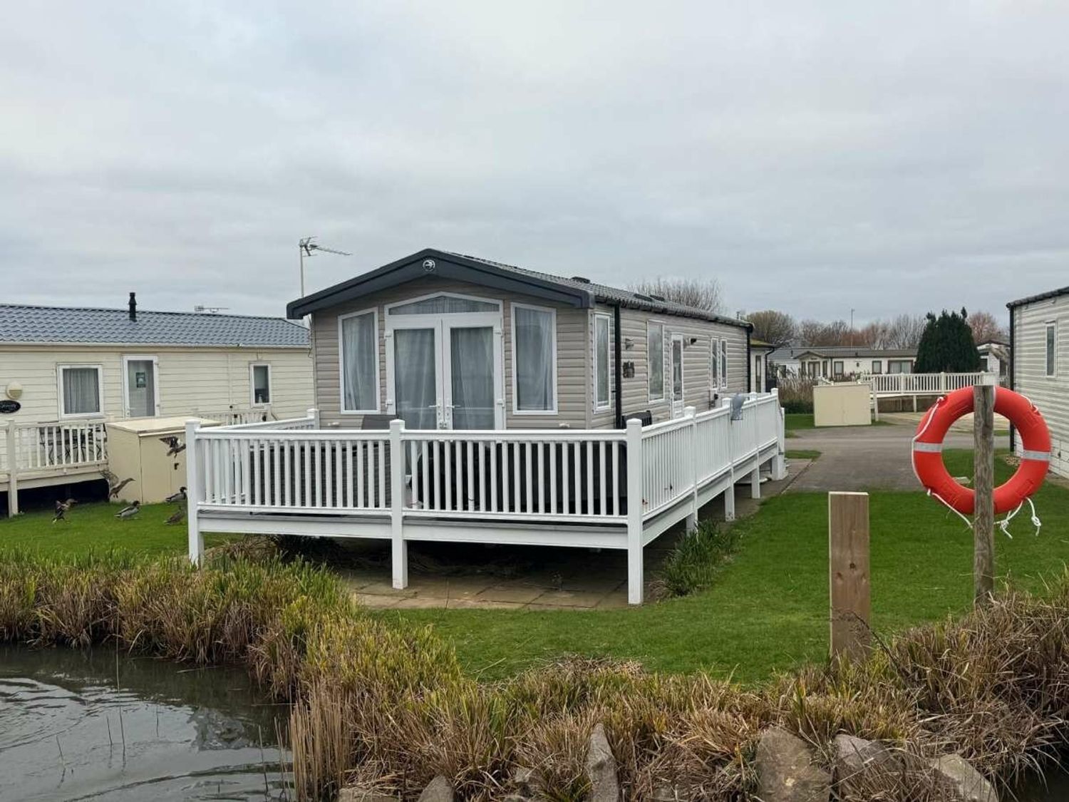Manor Park Holiday Village - Holiday Accommodation 21362 - Norfolk - 1187896 - photo 1