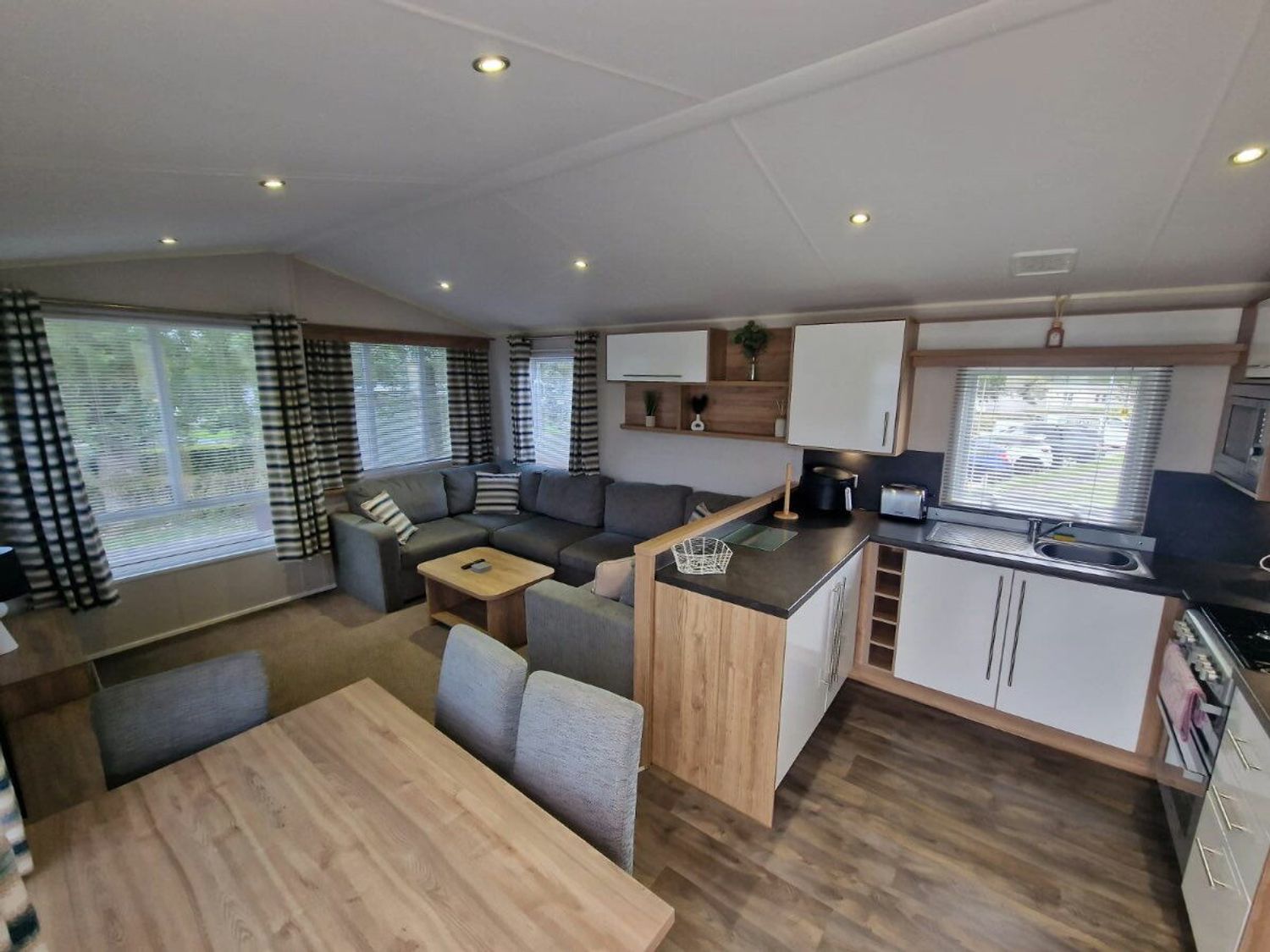 Marton Mere Holiday Village - Holiday Accommodation 22350 - Lake District - 1188661 - photo 1