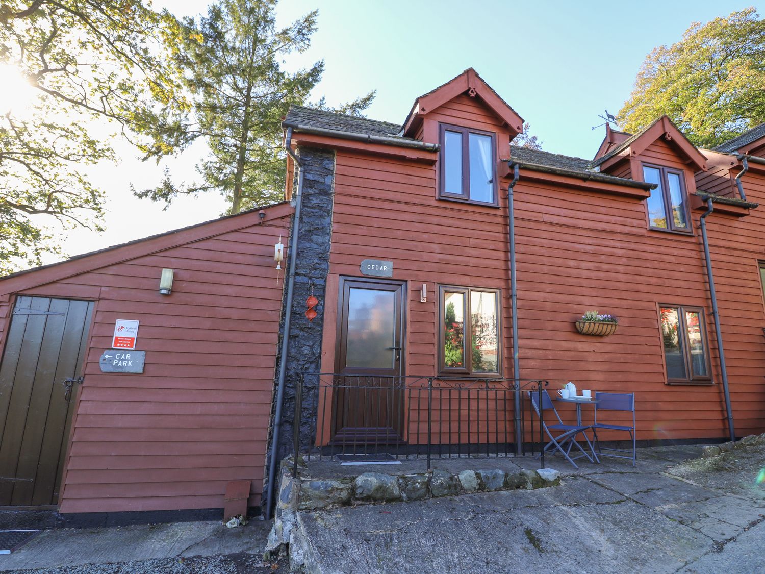 Cedar Cottage                     photo 2