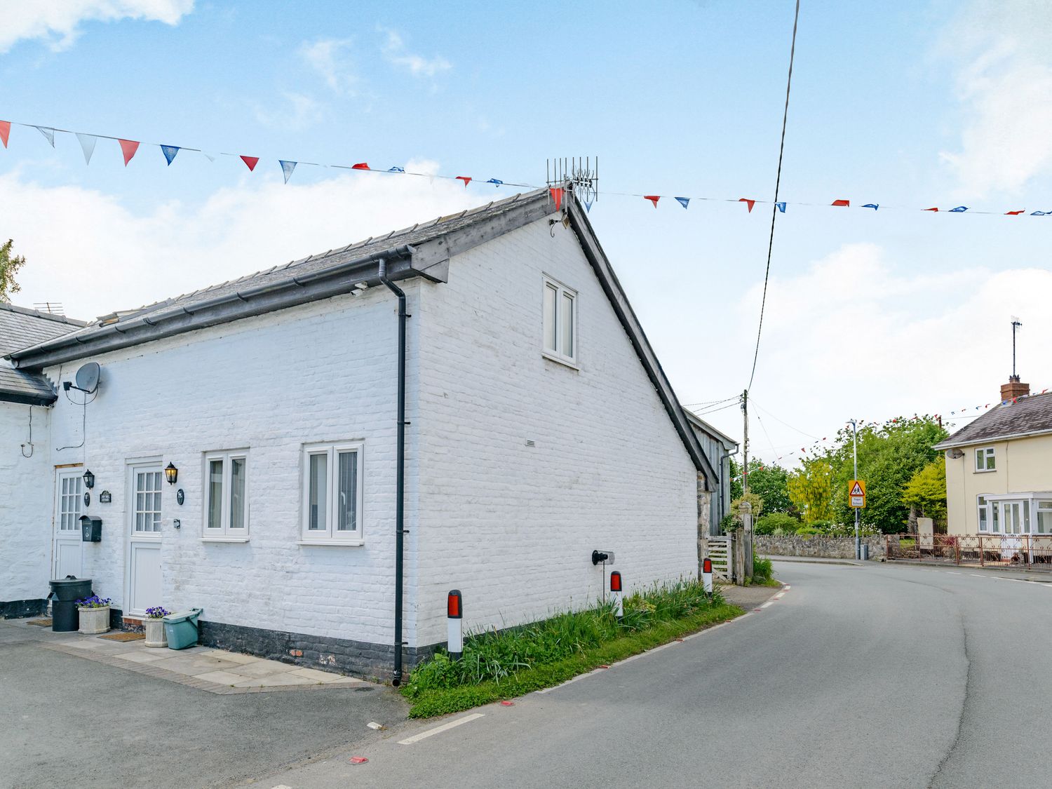 Yew Tree Cottage                     photo 2