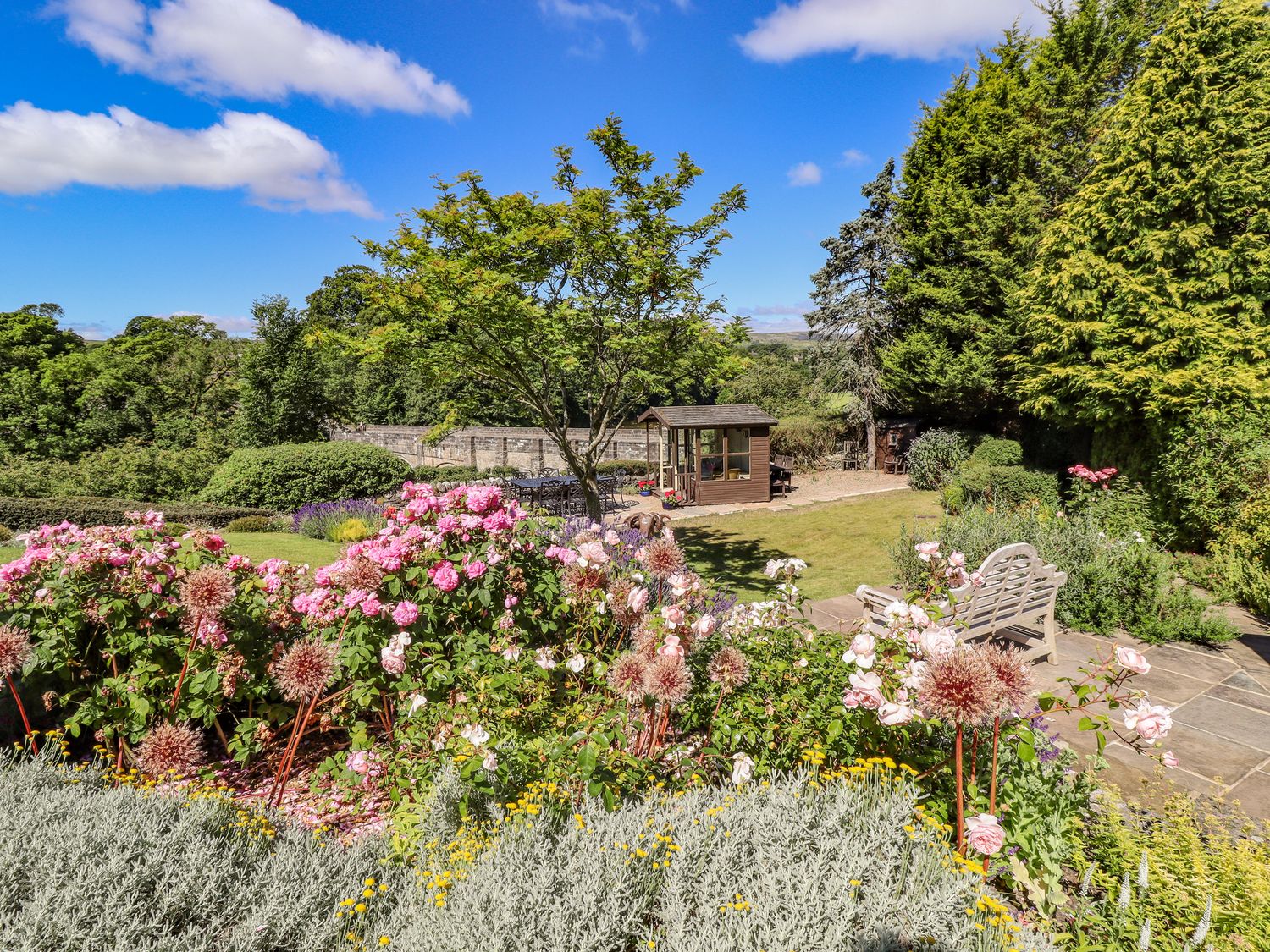 Garden 1 Bridge End ( Ref 1902 ) Grassington holiday apartment for 8 guests