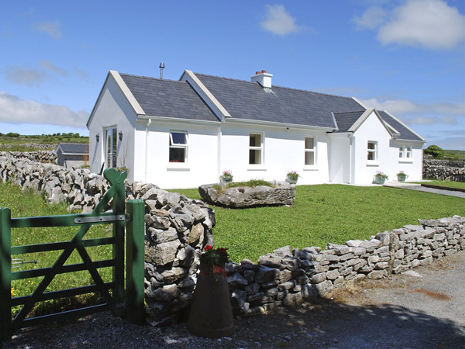 Dolmen Cottage - County Clare - 3904 - photo 1