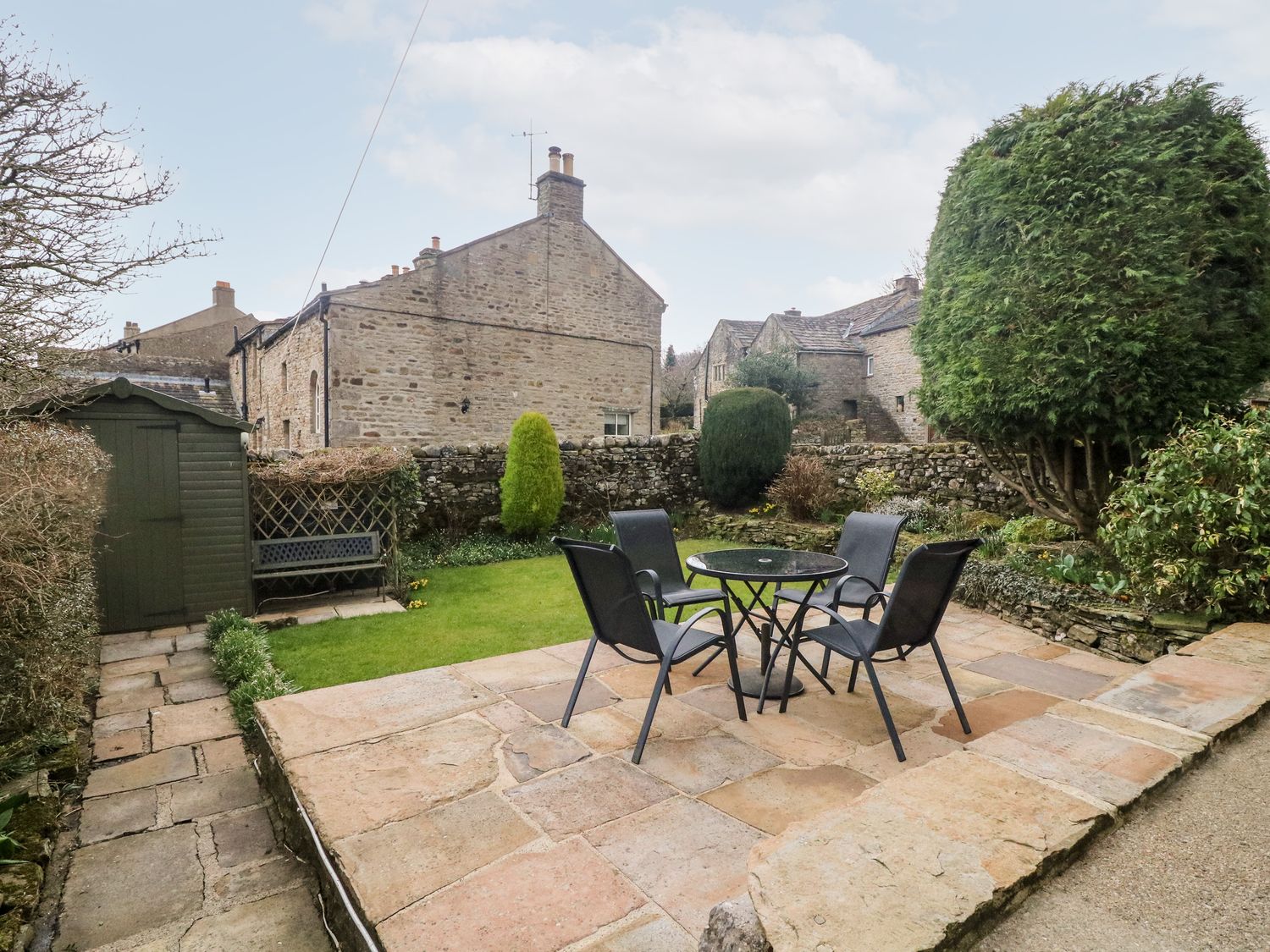 Outside space Eastburn Cottage Newbiggin ( Ref 4038 ) Rent Newbiggin holiday property - Self catering accommodation rental in Newbiggin North Yorkshire