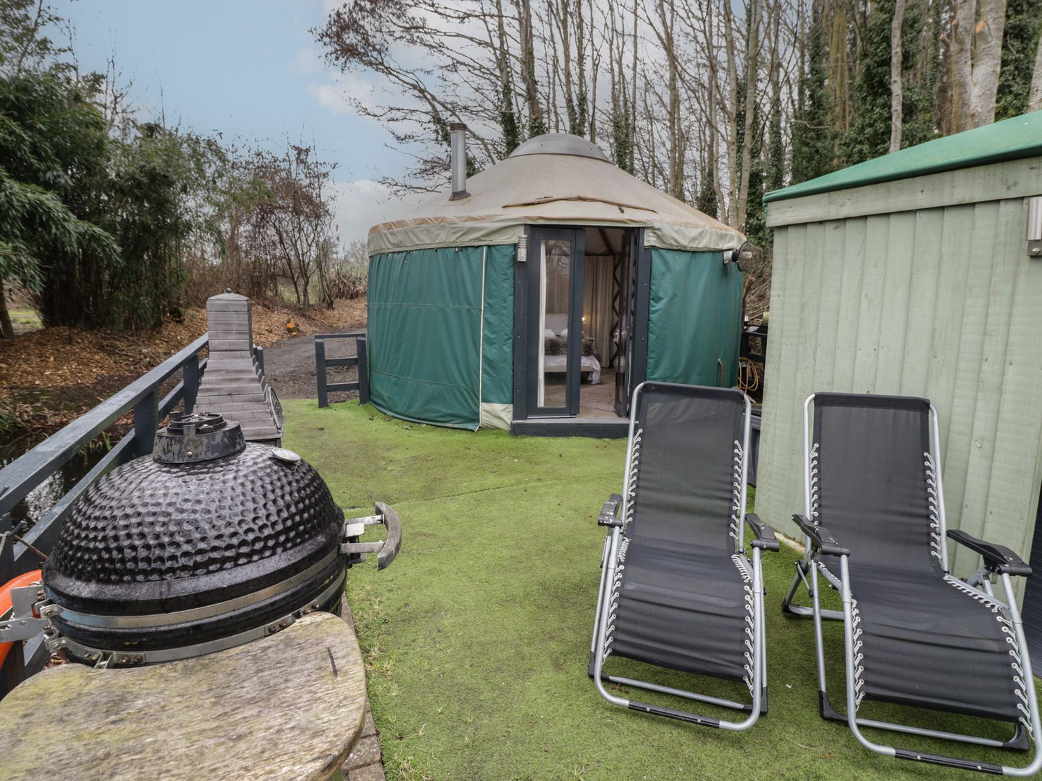 The Lakeside Yurt                     photo 2